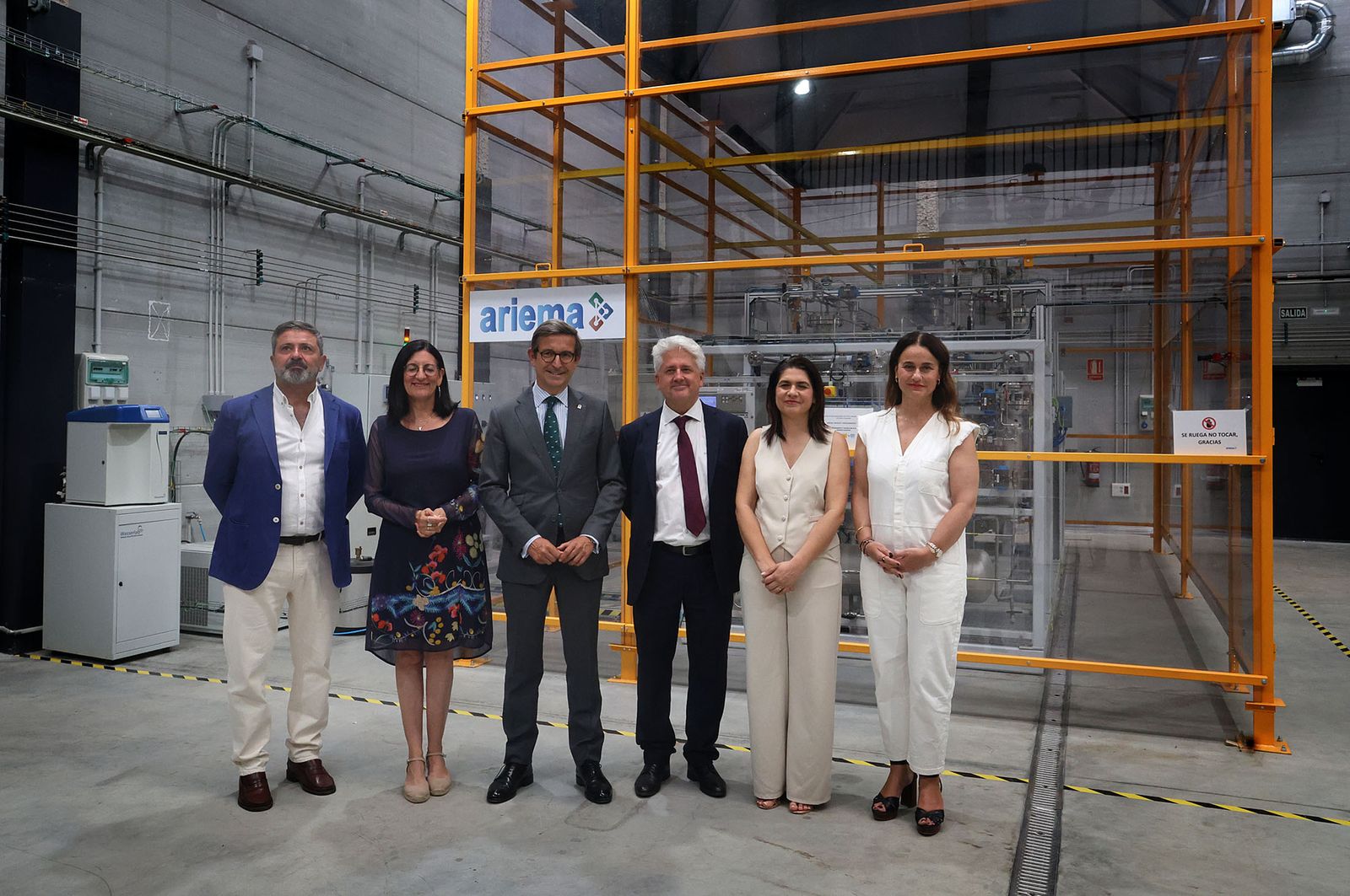 Imágenes de la visita de Jorge Paradela a las instalaciones de la empresa Ariema Energía y Medioambiente SL, especializada en hidrógeno verde