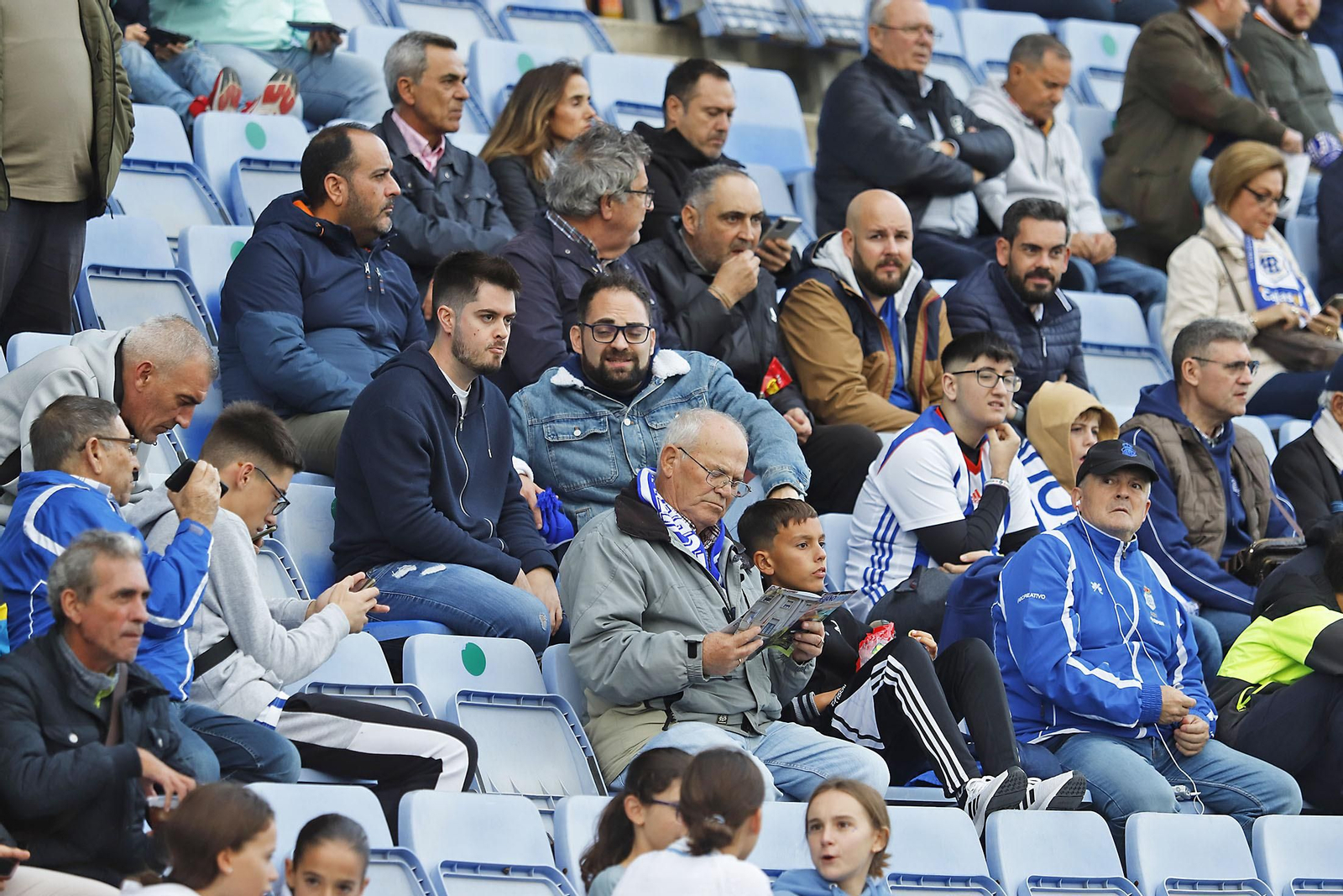 Imágenes del ambiente en el Recreativo de Huelva - San Fernando