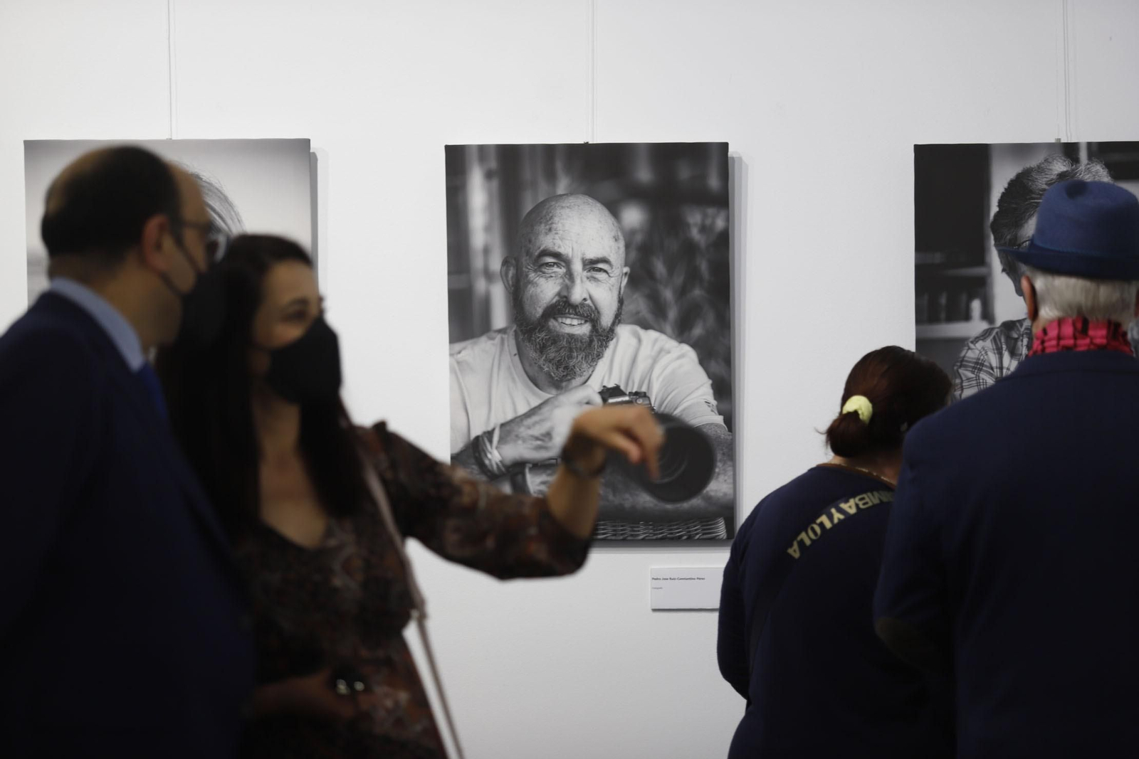 Exposición fotográfica las Caras de Huelva en Caja Rural del Sur