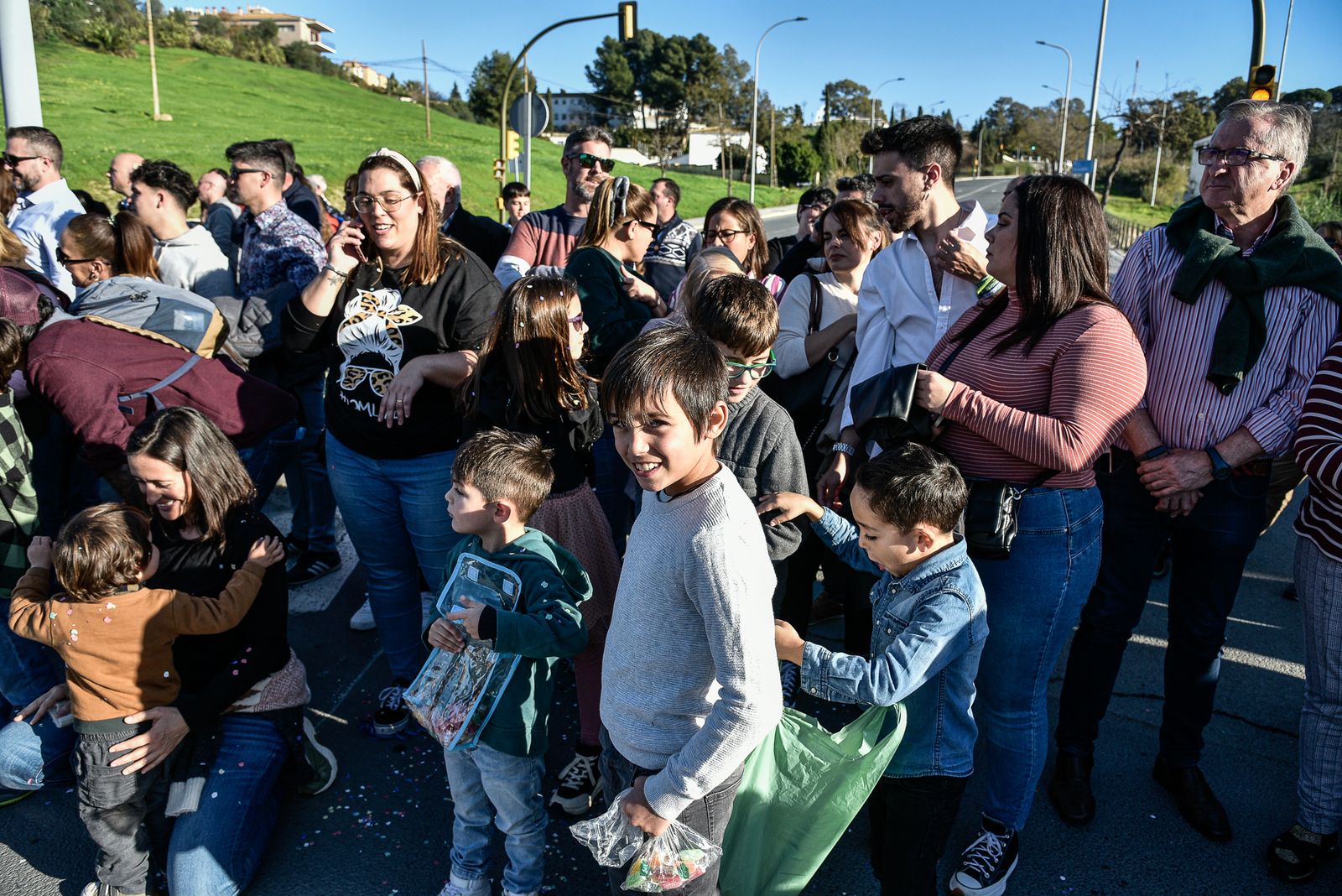 Imágenes del público en las cabalgatas por La Orden, Cardeñas y Las Colonias