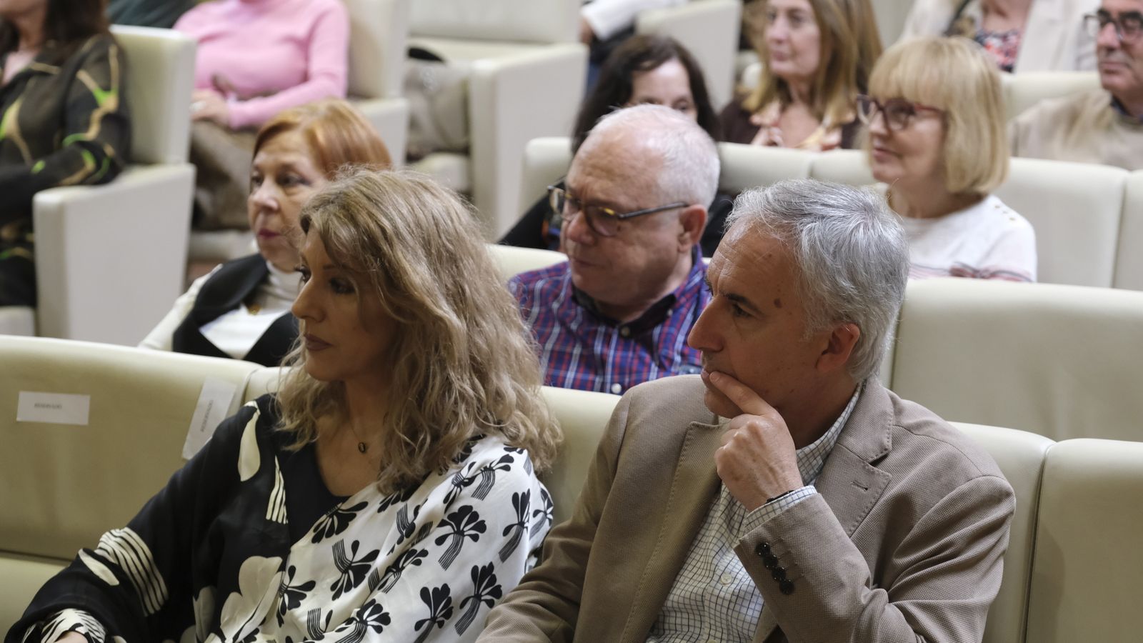 Fotogalería de Diario de los Libros, con el escritor Jorge Molist