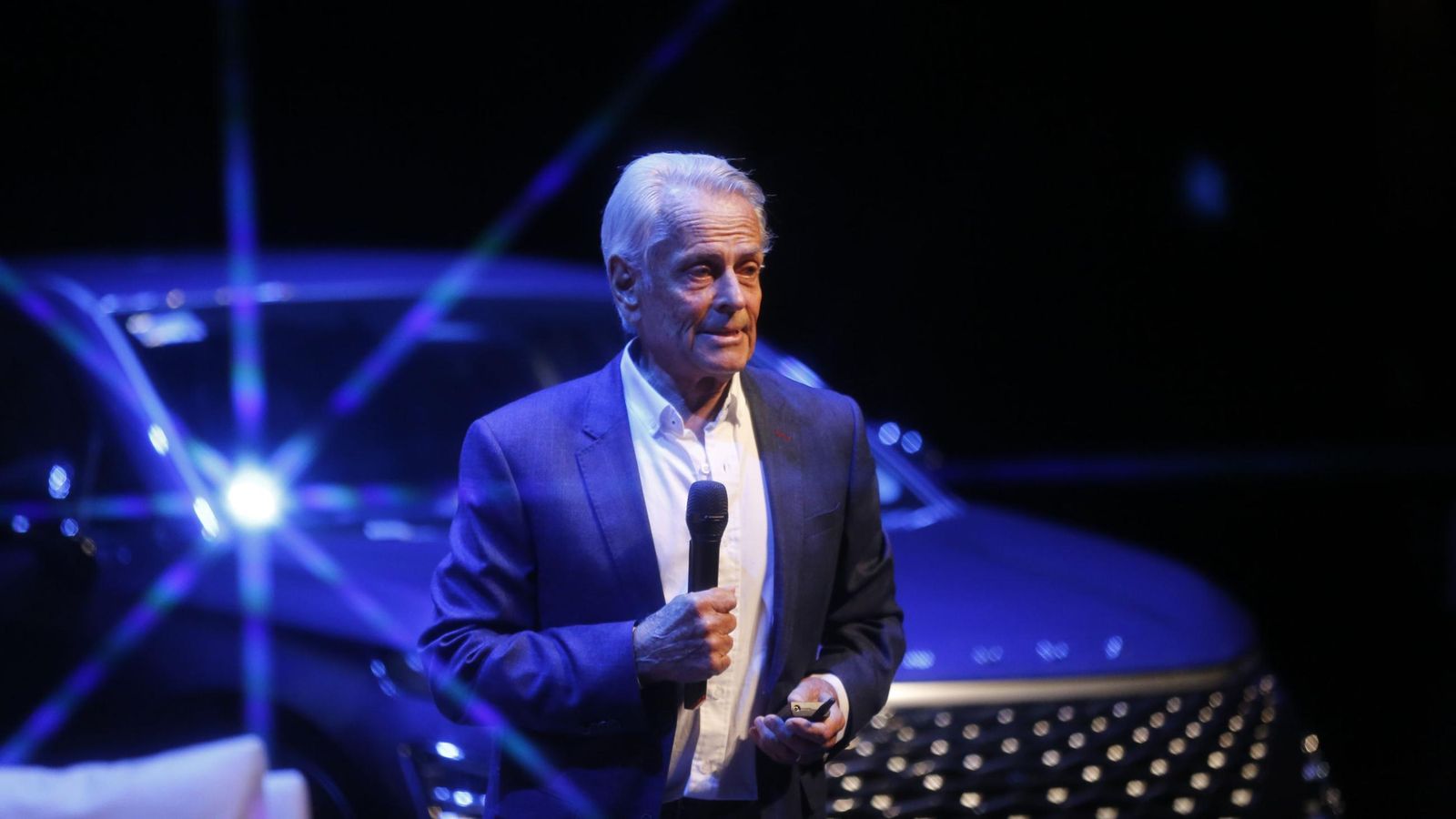 Eduardo Strauch durante una de sus conferencias.