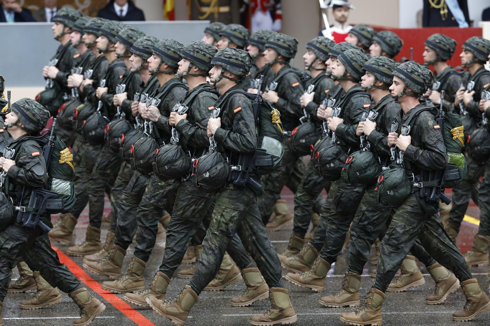 El desfile militar del Día de la Hispanidad, en imágenes