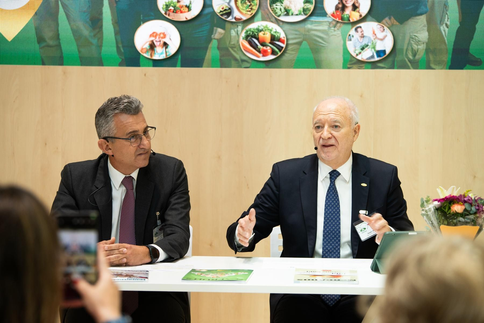 Alejandro Monzón y Joan Mir, durante la rueda de prensa.
