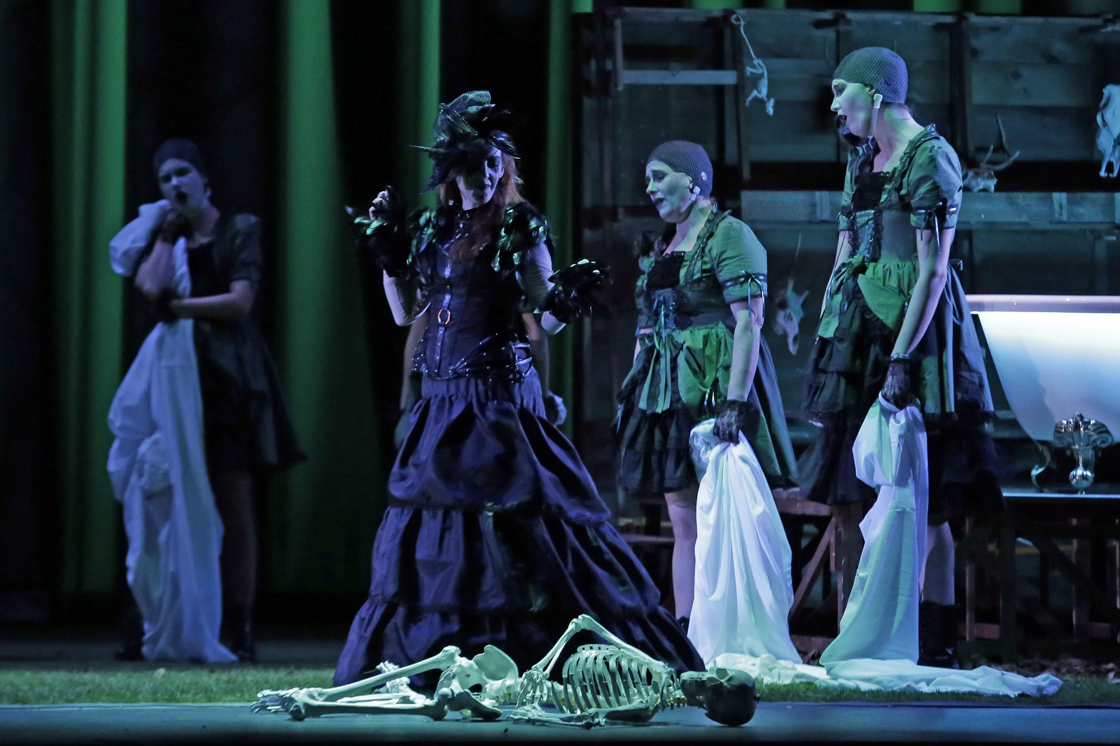 Un momento del montaje de 'El último hechicero', en el Teatro Villamarta.