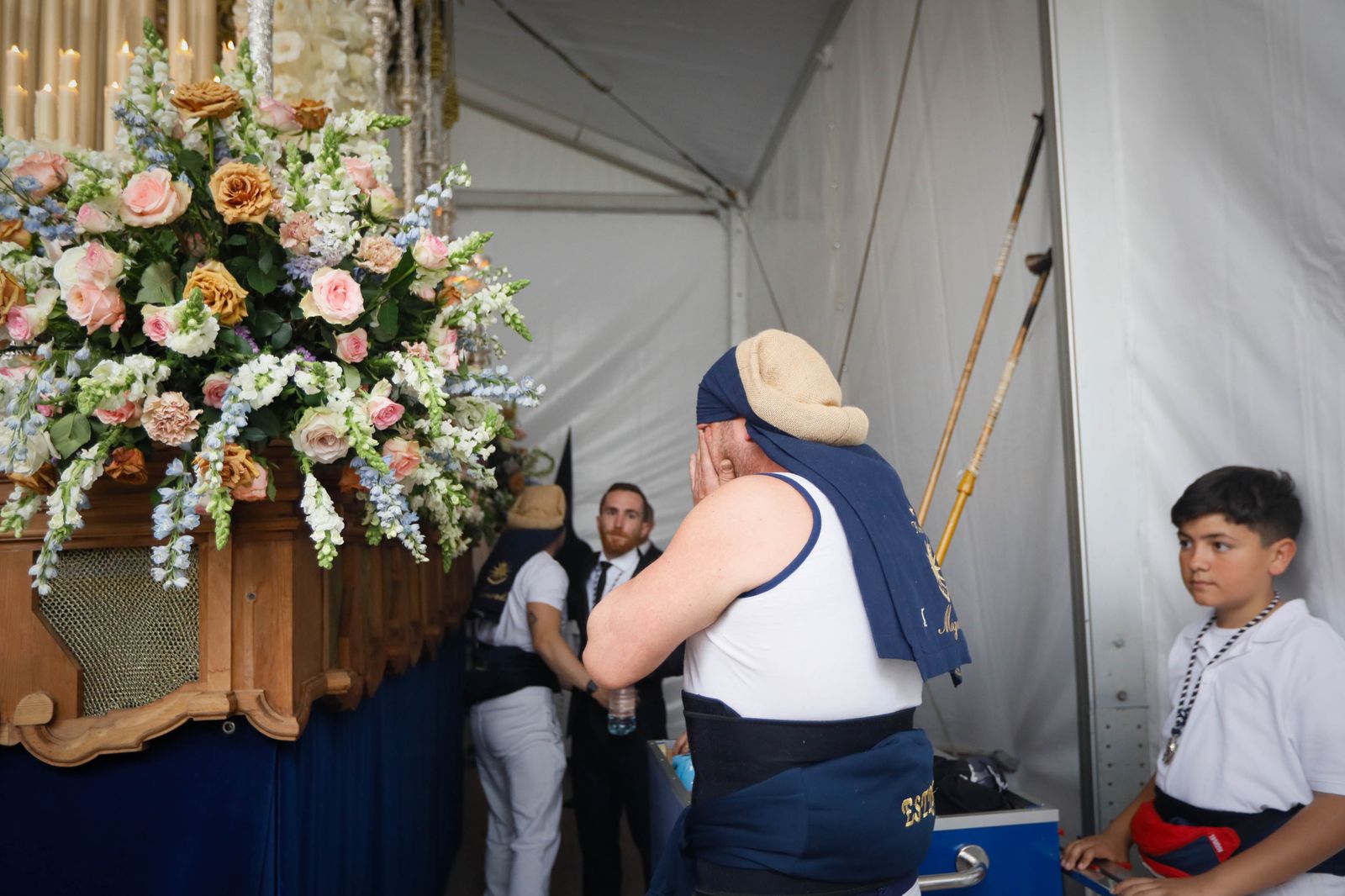 Mira como la cena sale a las calles de Almería tras las lluvias