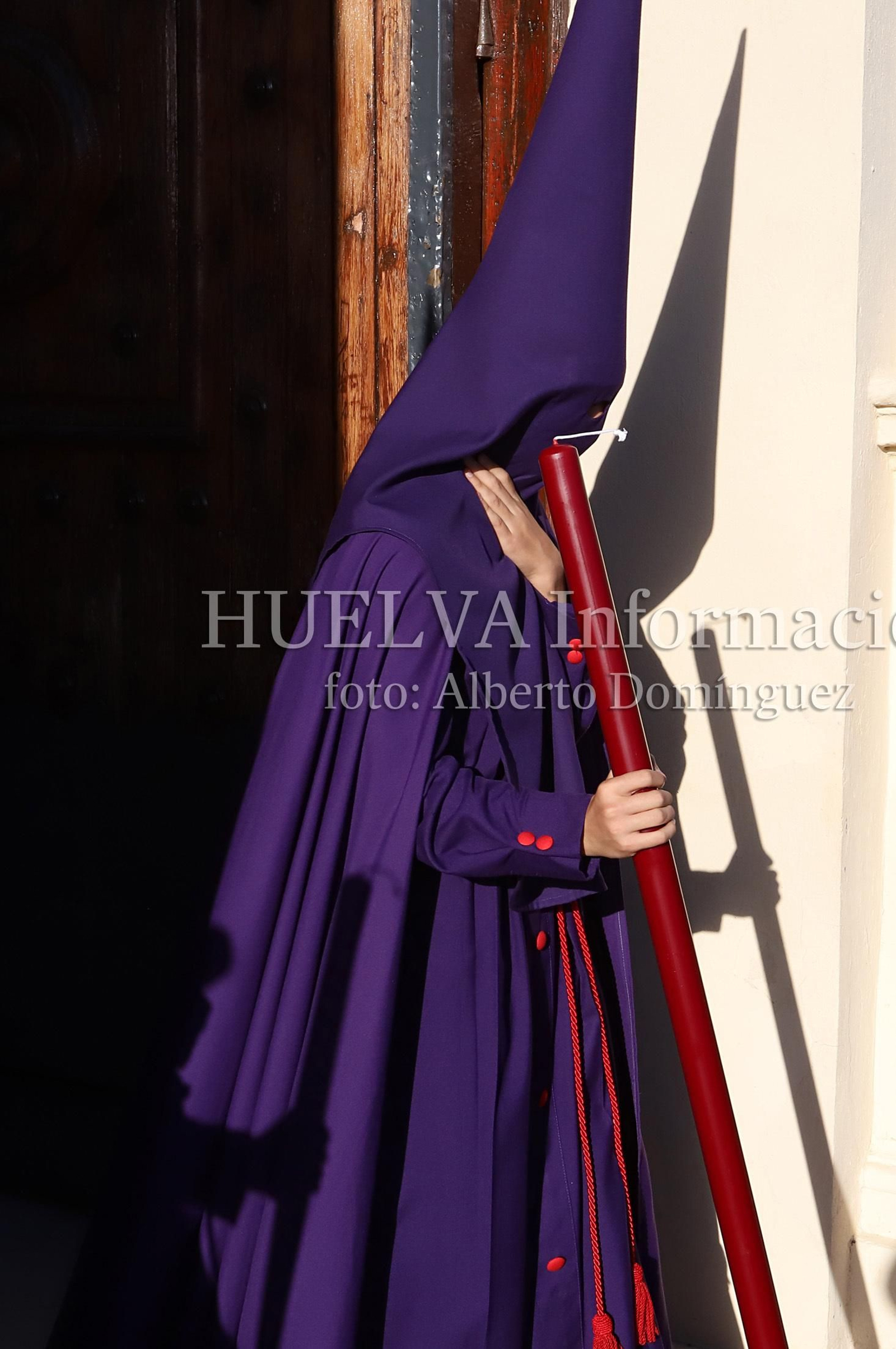 Imágenes de la procesión de Pasión en Huelva