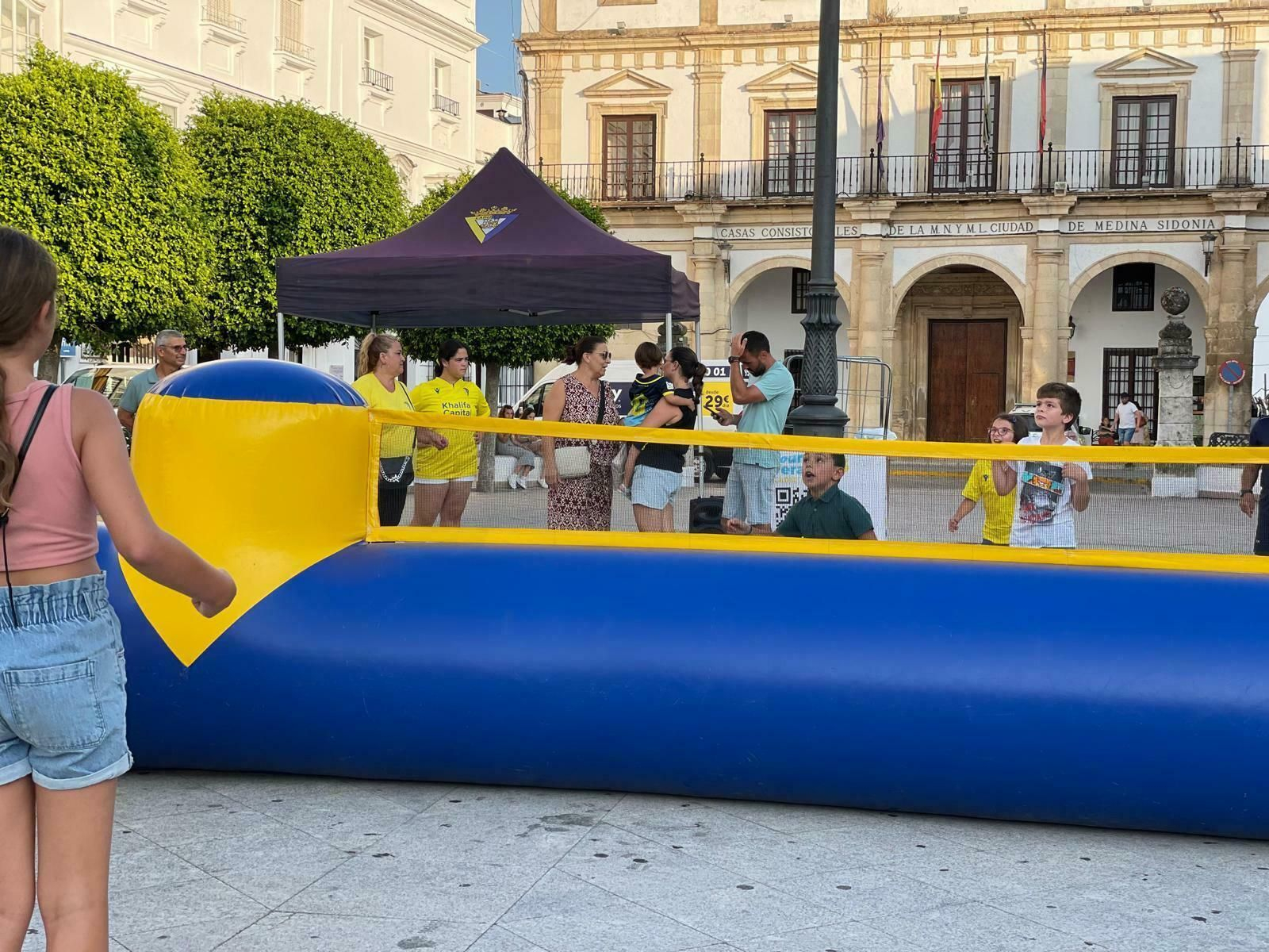 Actividad cadista para los más pequeños en la plaza de España de Medina.