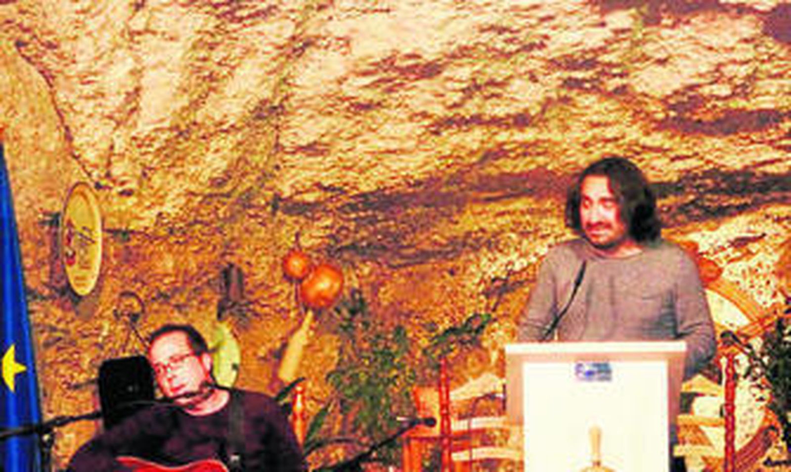 Aníbal García Rodríguez acompañado por la guitarra de Luis Martínez (Lumaga) en El Morato.