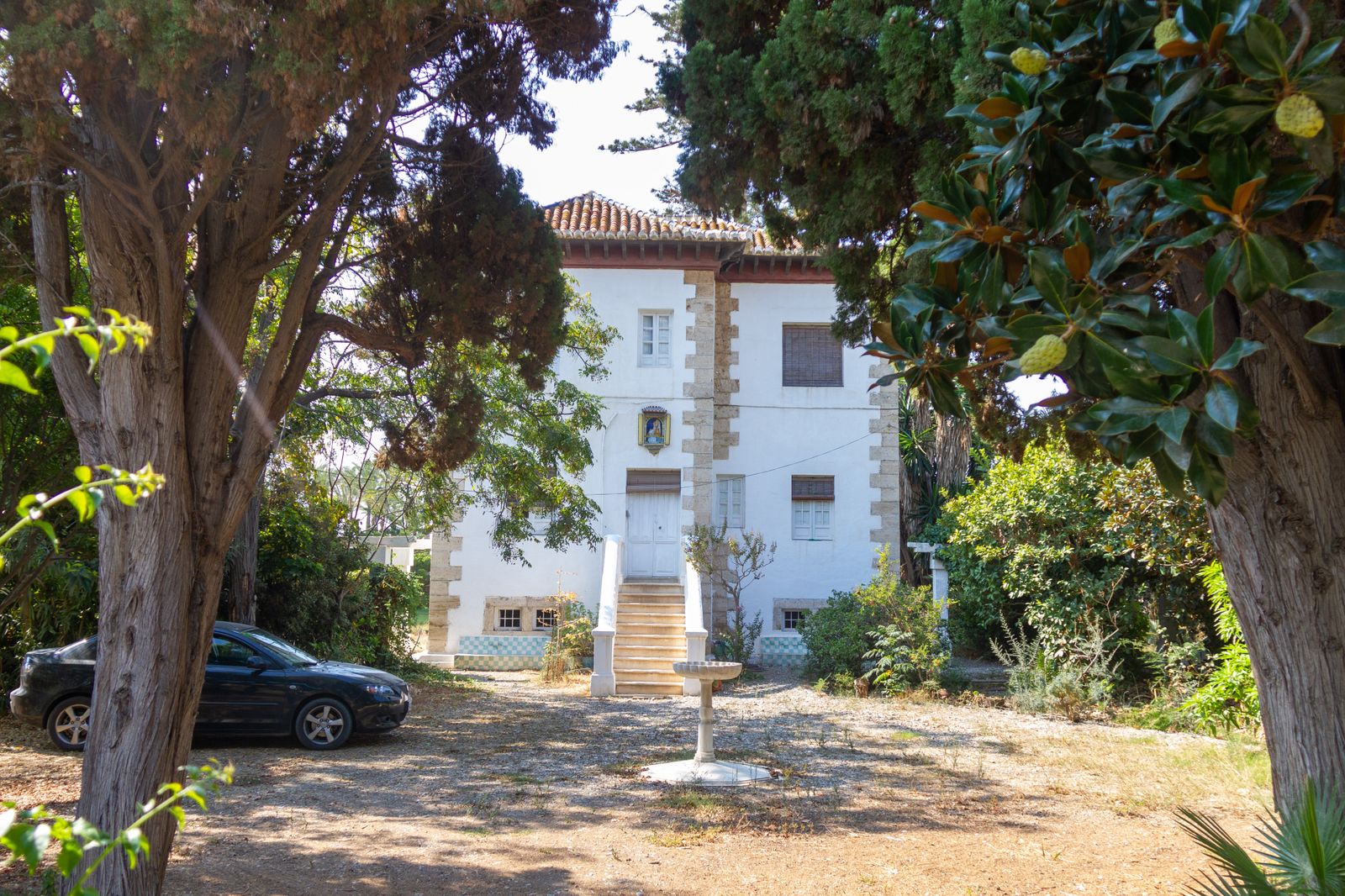 Torrenueva Costa se interesa por el 'Hotelito', una casa del s. XIX,  para ampliar sus dependencias municipales