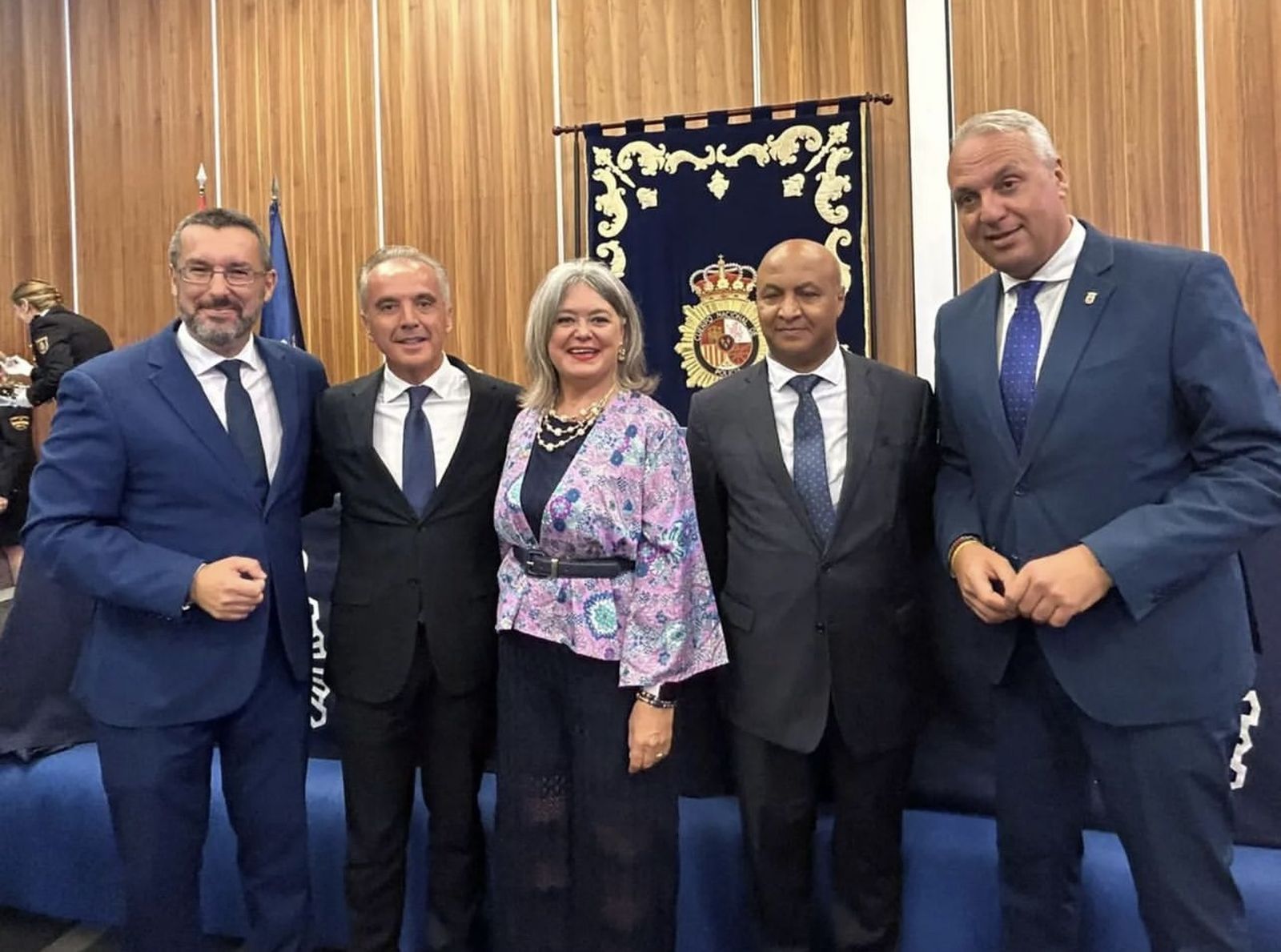 Juan Franco y Ruiz Boix separados por cascos azules