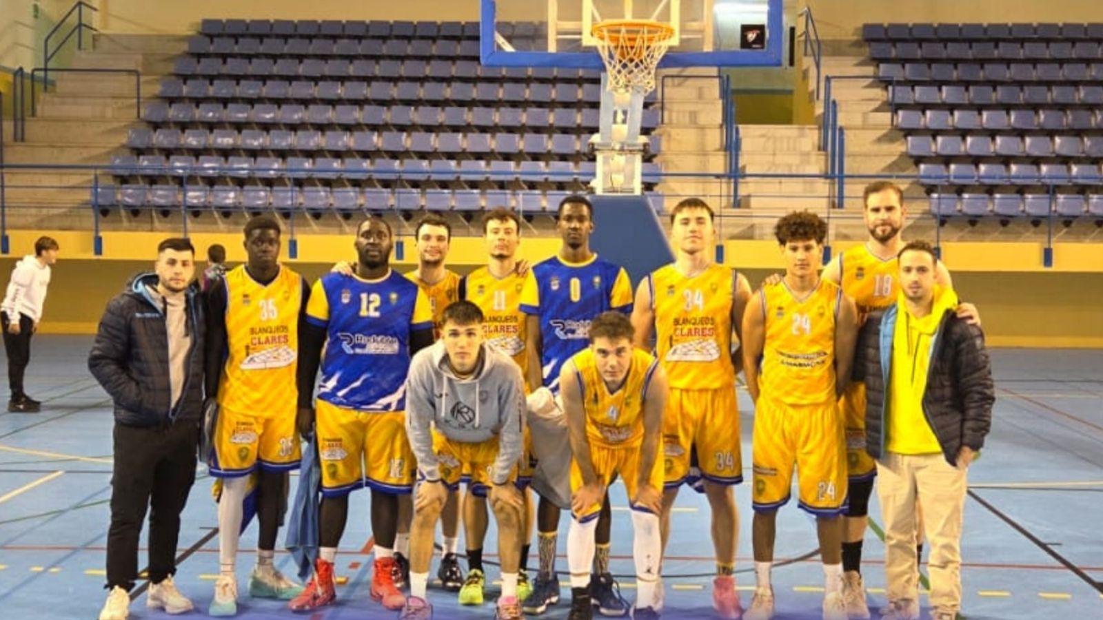 El equipo masculino del CB La Mojonera, tras su visita a tierras abderitanas.