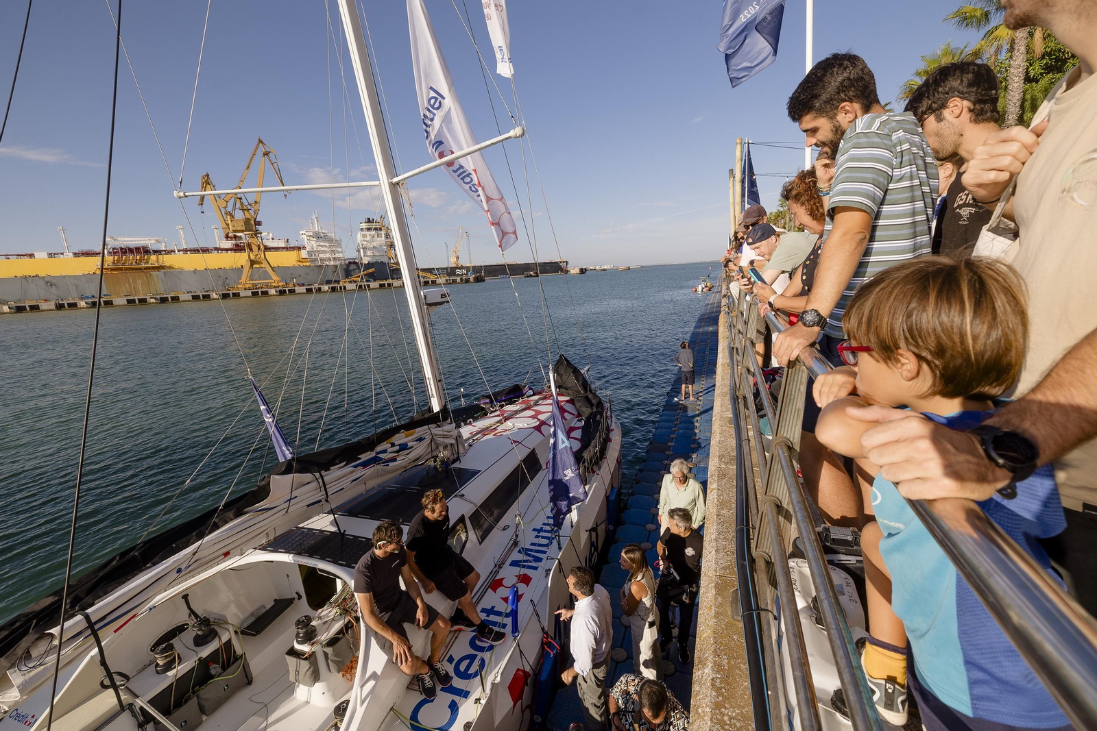 Imágenes de la apertura del Race Village de la Globe 40 en Cádiz