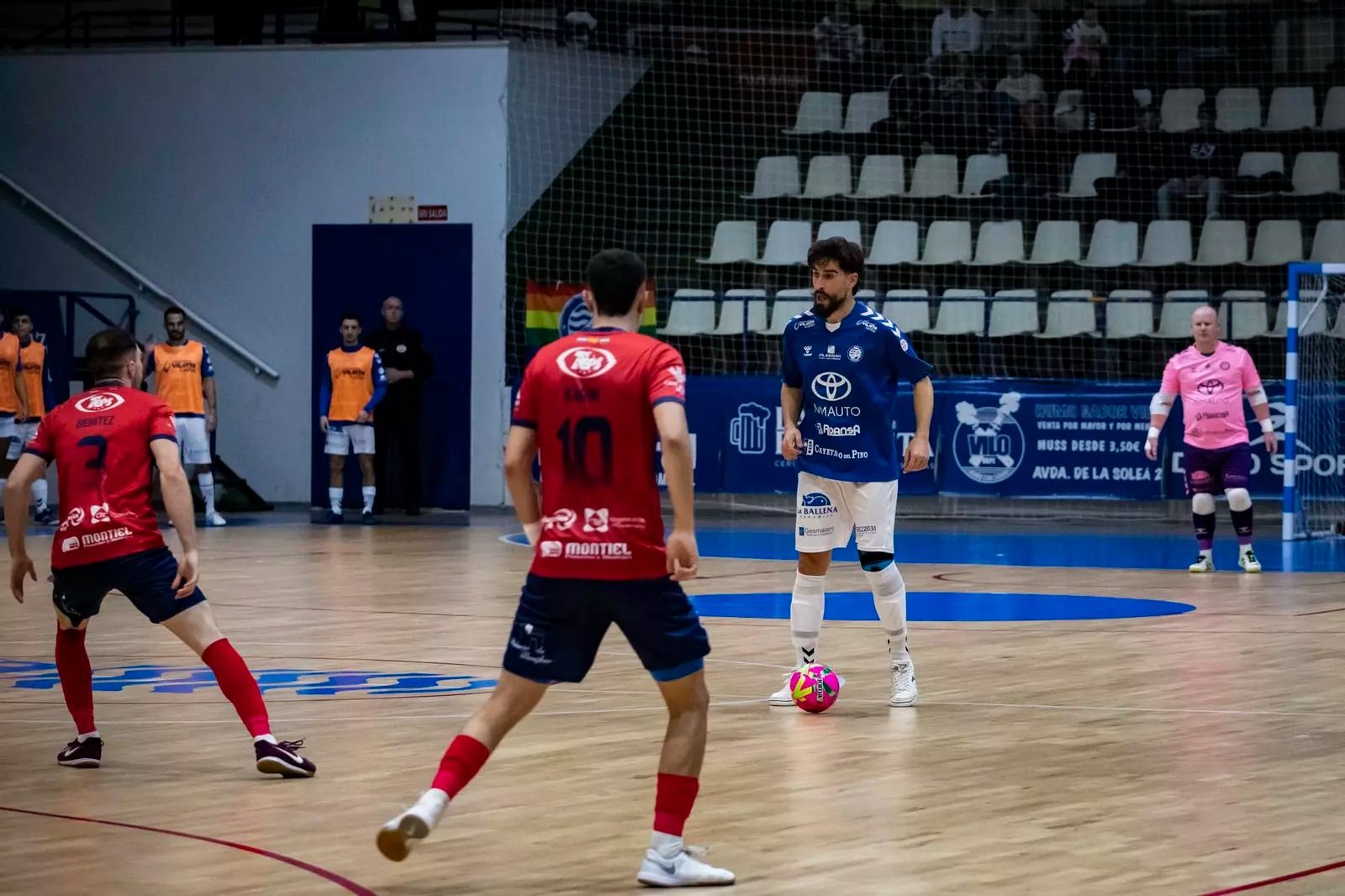 Buendía ha sido duda por unos problemas musculares.