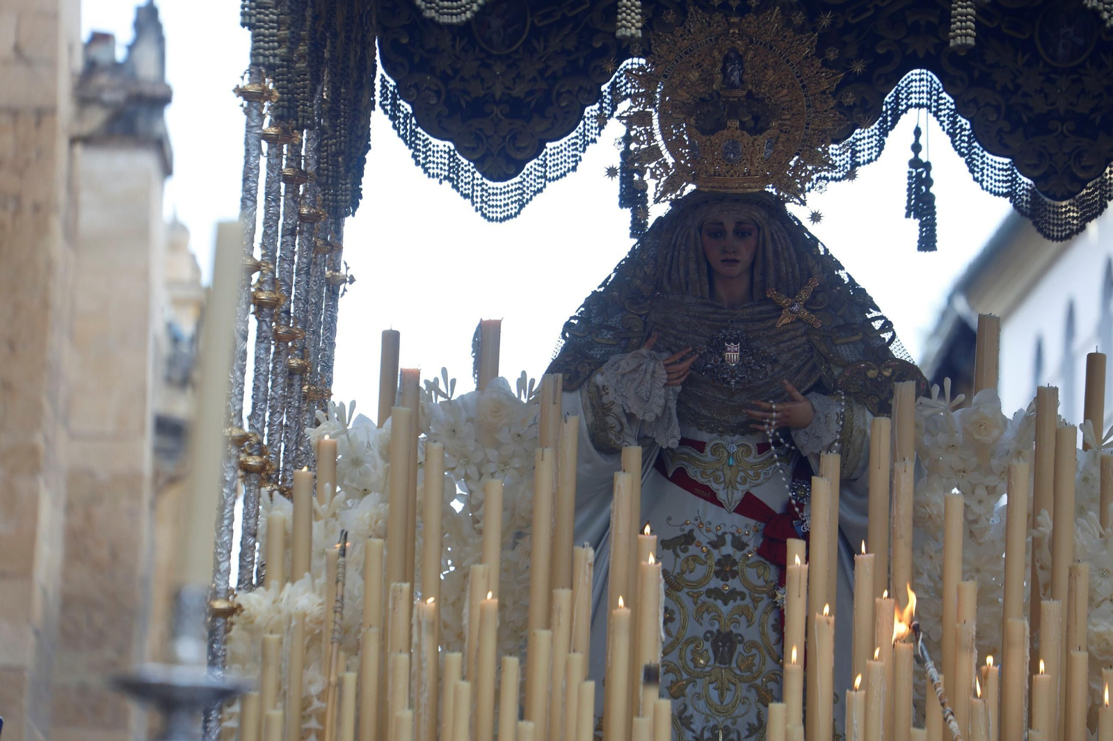 El traslado de la Merced en este Sábado Santo de Córdoba, en imágenes