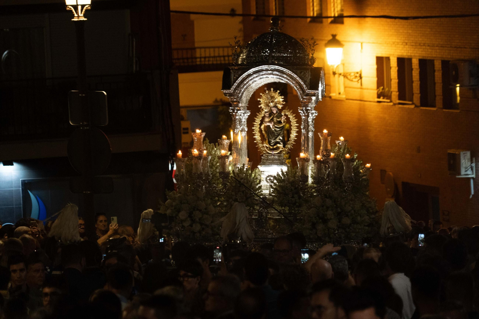 Imágenes del traslado de Nuestra Señora de la Cinta a la Parroquia Mayor de San Pedro