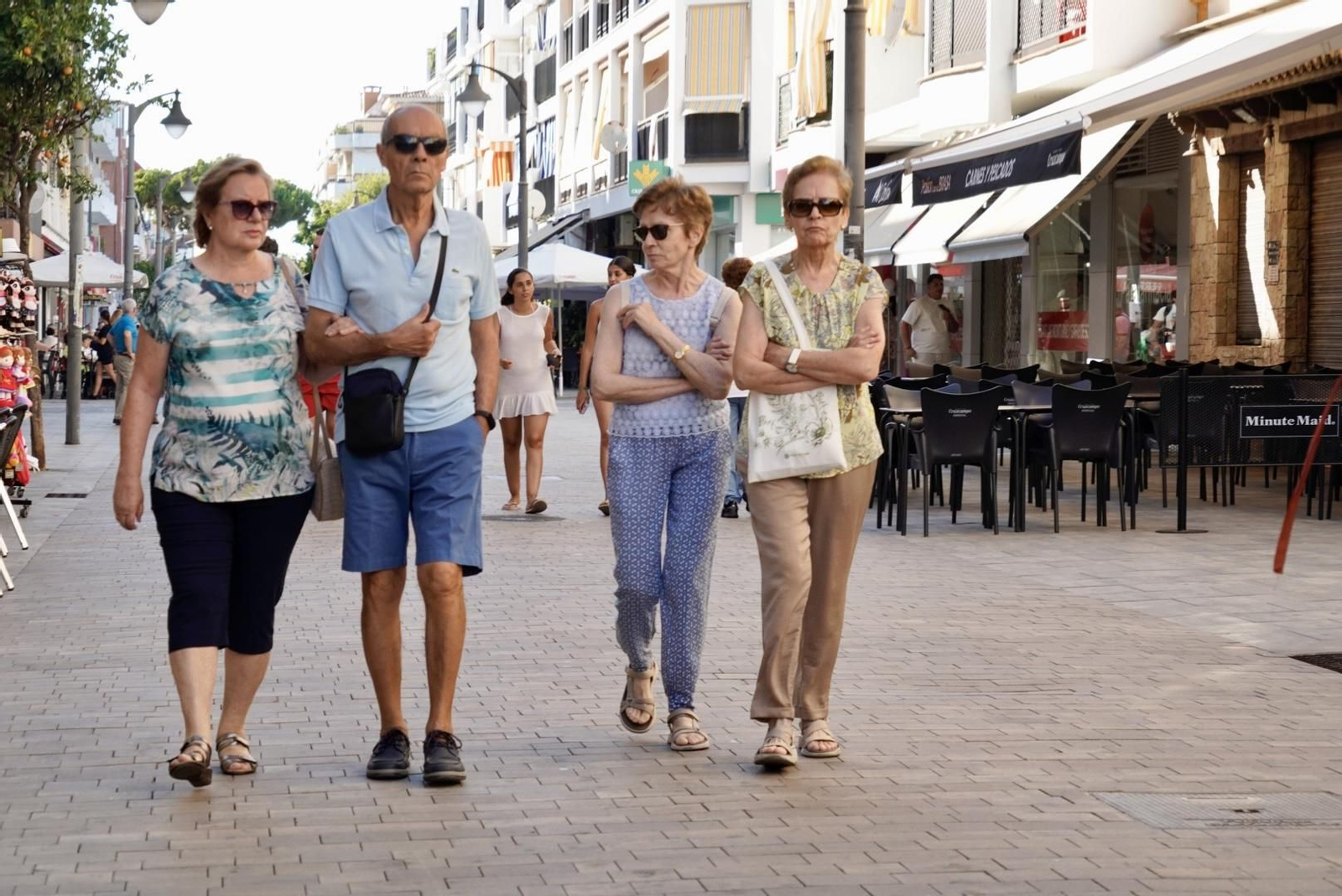 La Calle Ancha de Punta Umbría, una tarde de verano con el sol cayendo