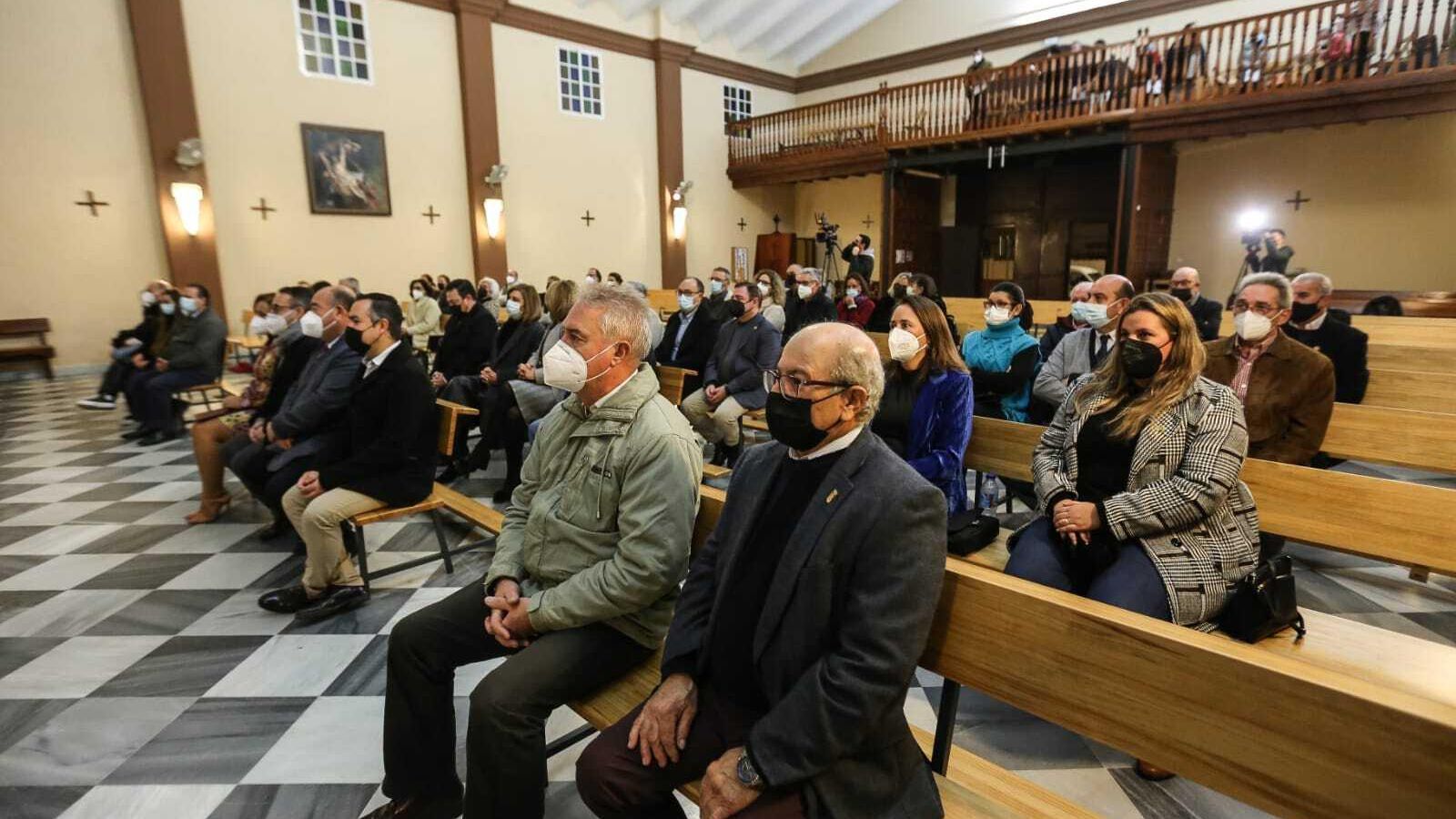 Imagen de los asistentes al encuentro celebrado en la Capilla de la Soledad.