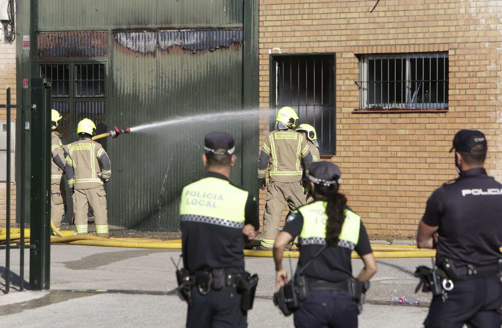 Incendio en el polígono de Fuente del Rey