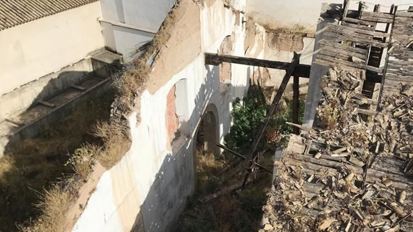 Estado actual de las Bodegas Víbora de Lucena.