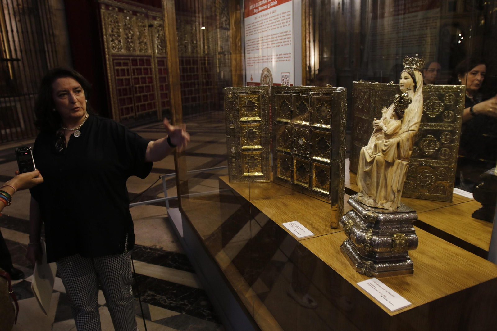 Una de las muestras celebradas en el trascoro de la Catedral de Sevilla, en este caso, dedicada a Alfonso X.