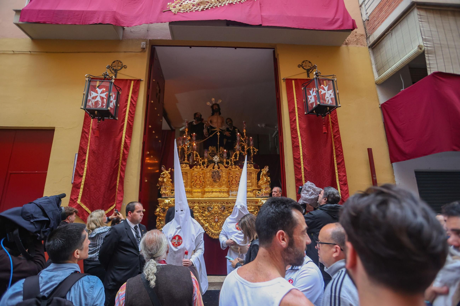 Así vivió Granada la suspensión de la Hermandad de Jesús Despojado 2025
