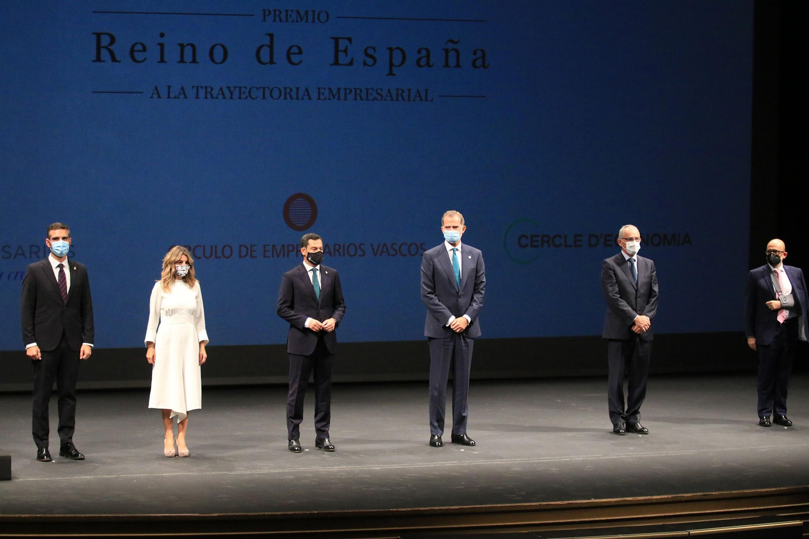 Fotogalería 'El Rey entrega el premio Reino de España a la Trayectora Empresarial a Paco Cosentino'
