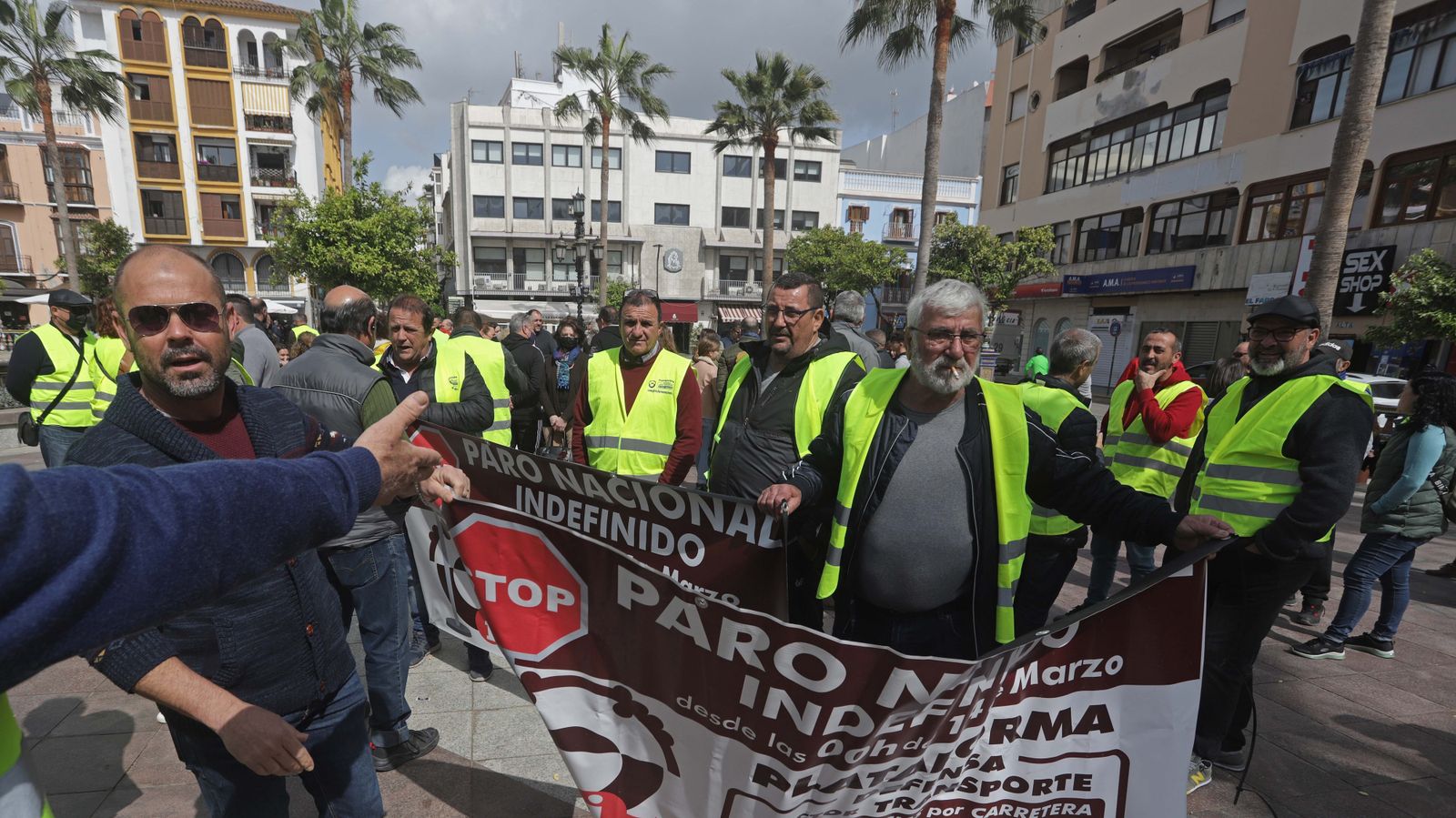 Fotos de la concentración de camioneros en la Plaza Alta de Algeciras