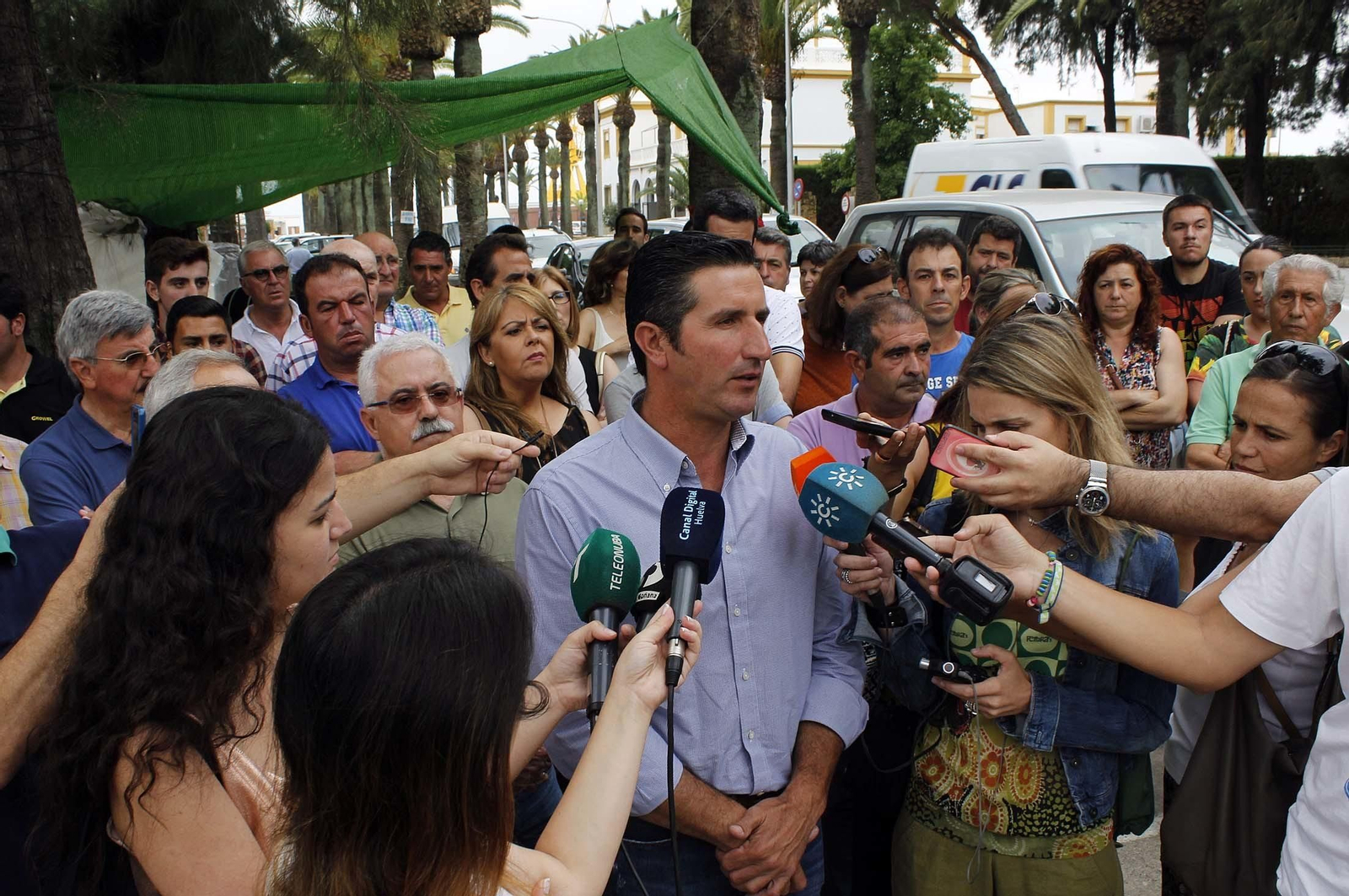 Cristóbal Picón anuncia movilizaciones en la acampada.