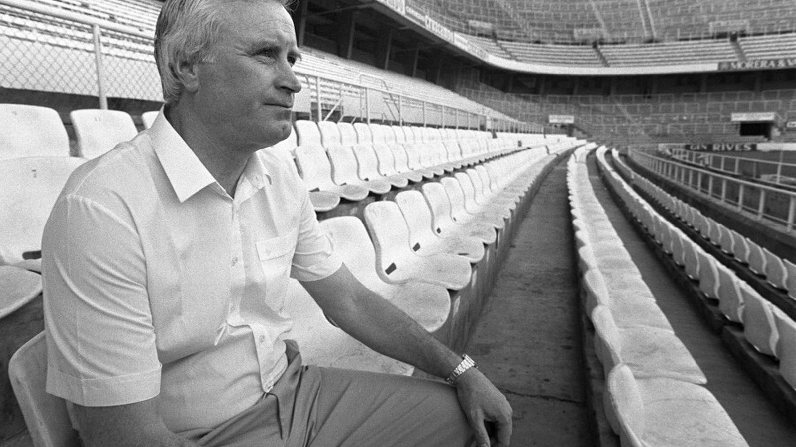 Jock Wallace, en el Ramón Sánchez-Pizjuán, en la temporada 1986-87.