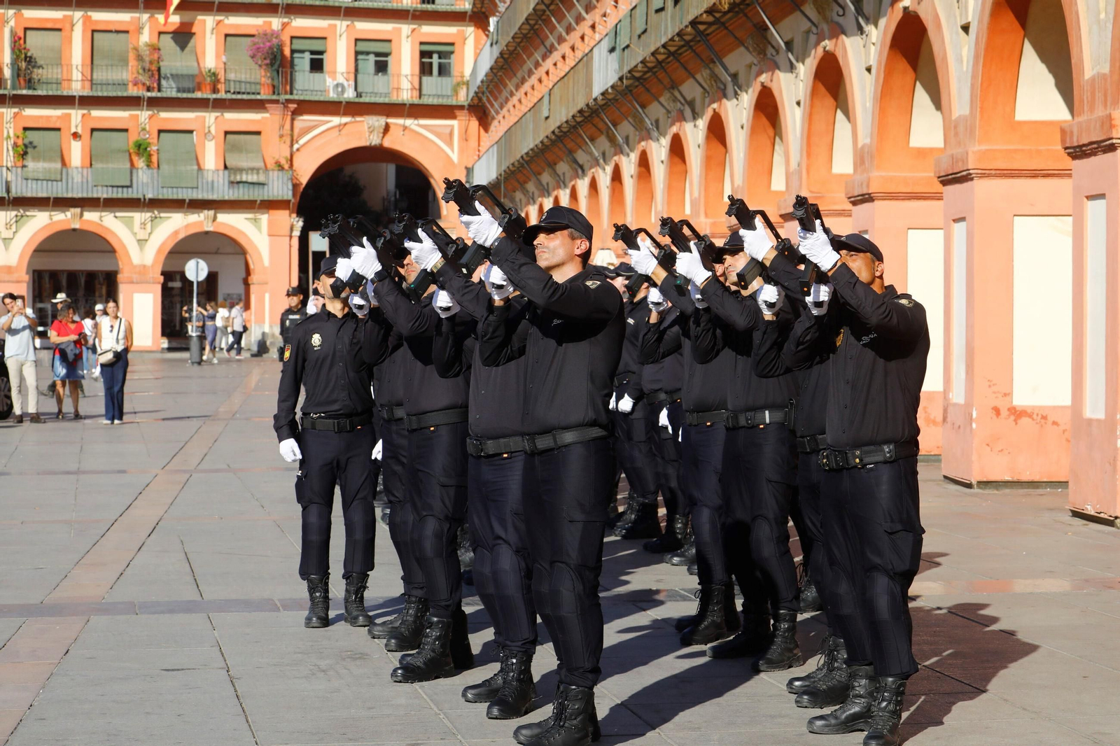 Las mejores imágenes del Día de la Policía Nacional en Córdoba
