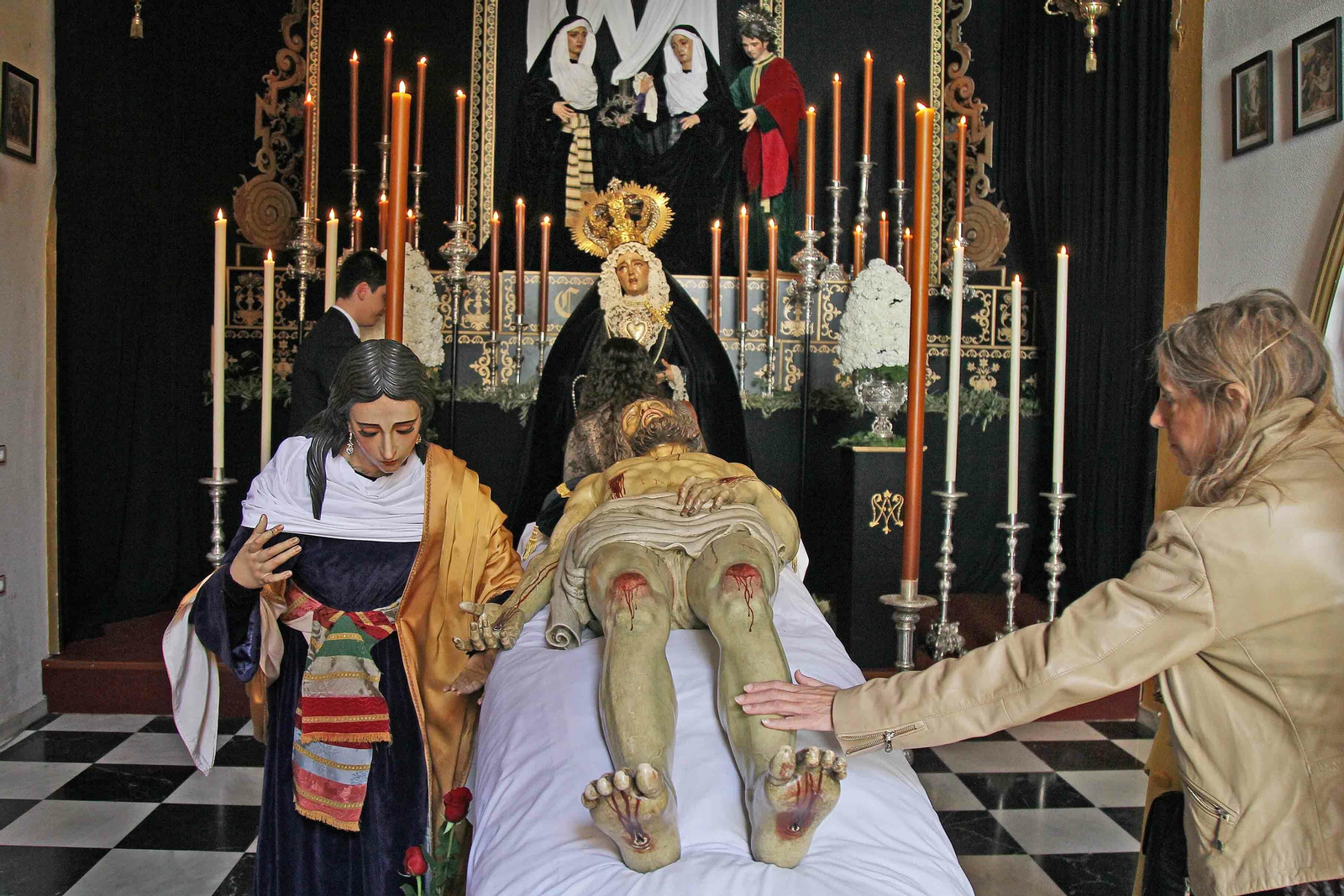 Imágenes de besamanos y besapiés