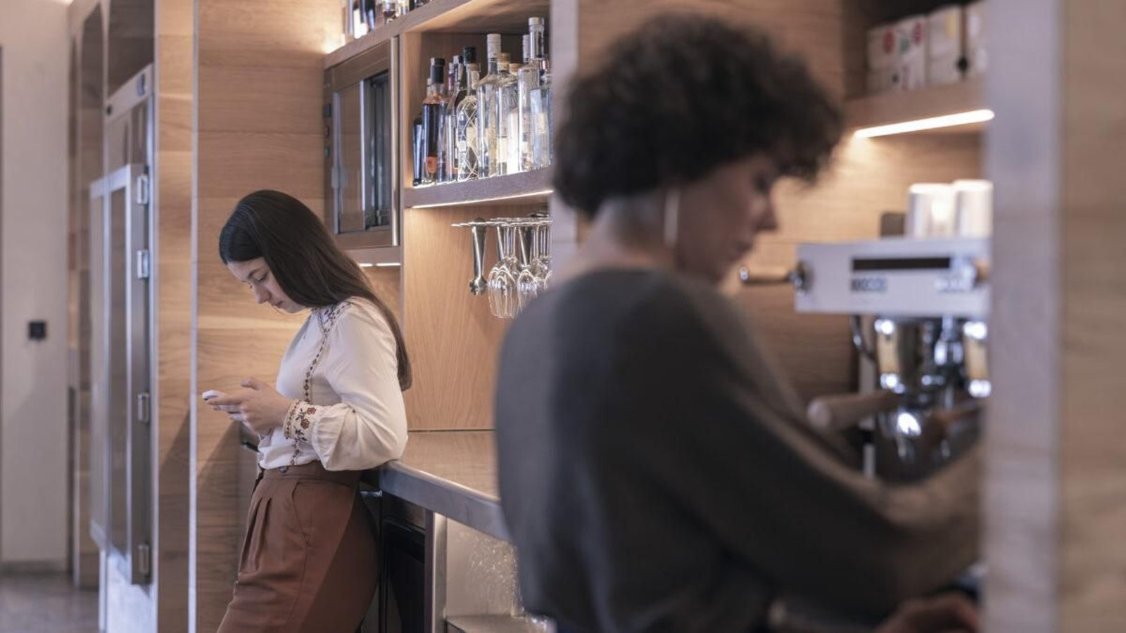 Blanca Soroa y Patricia López Arnaiz en una imagen del filme.