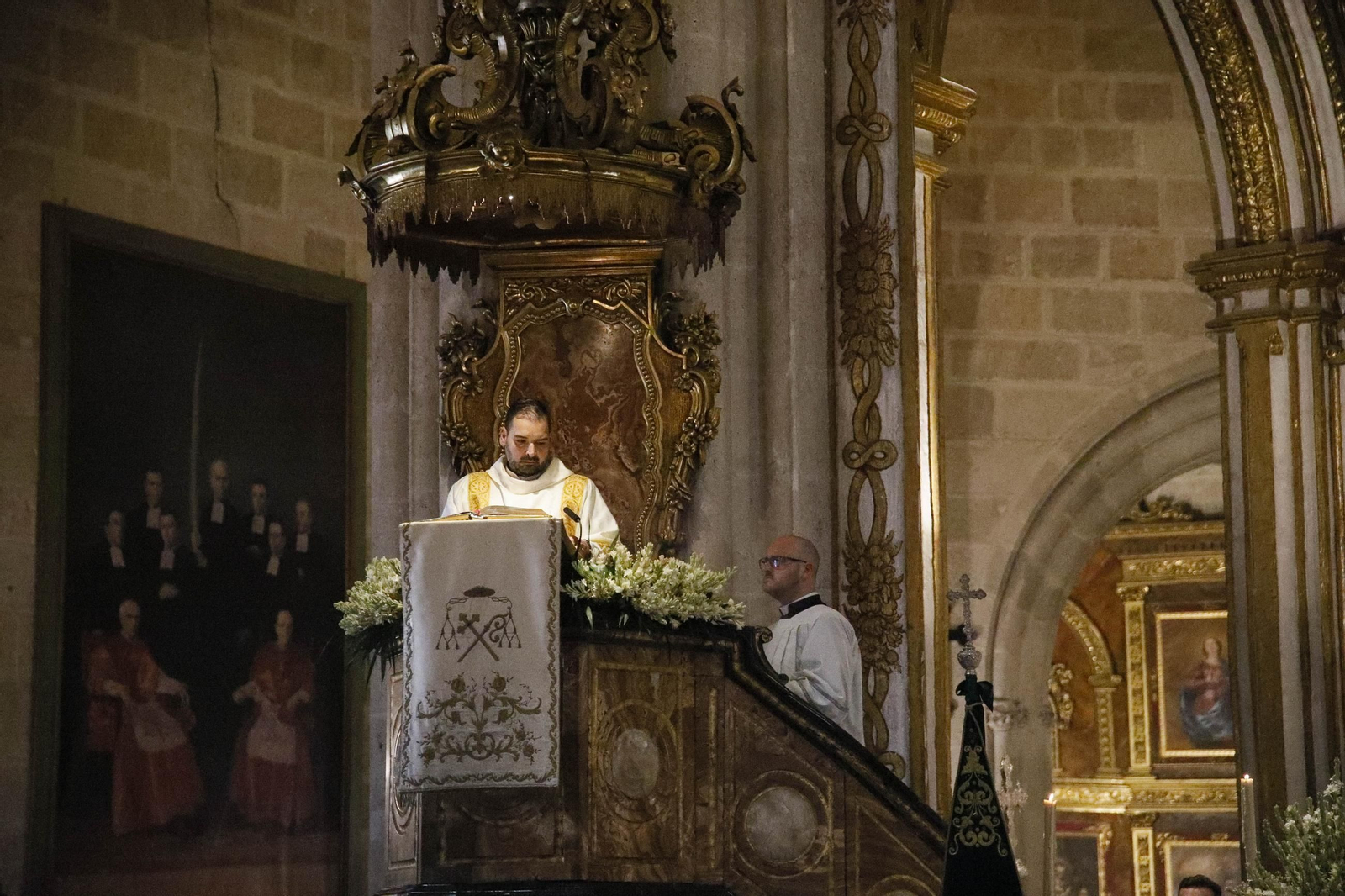 Las imágenes de la santa misa estacional presidida por el obispo de Almería, con la interpretación de Anacrusa