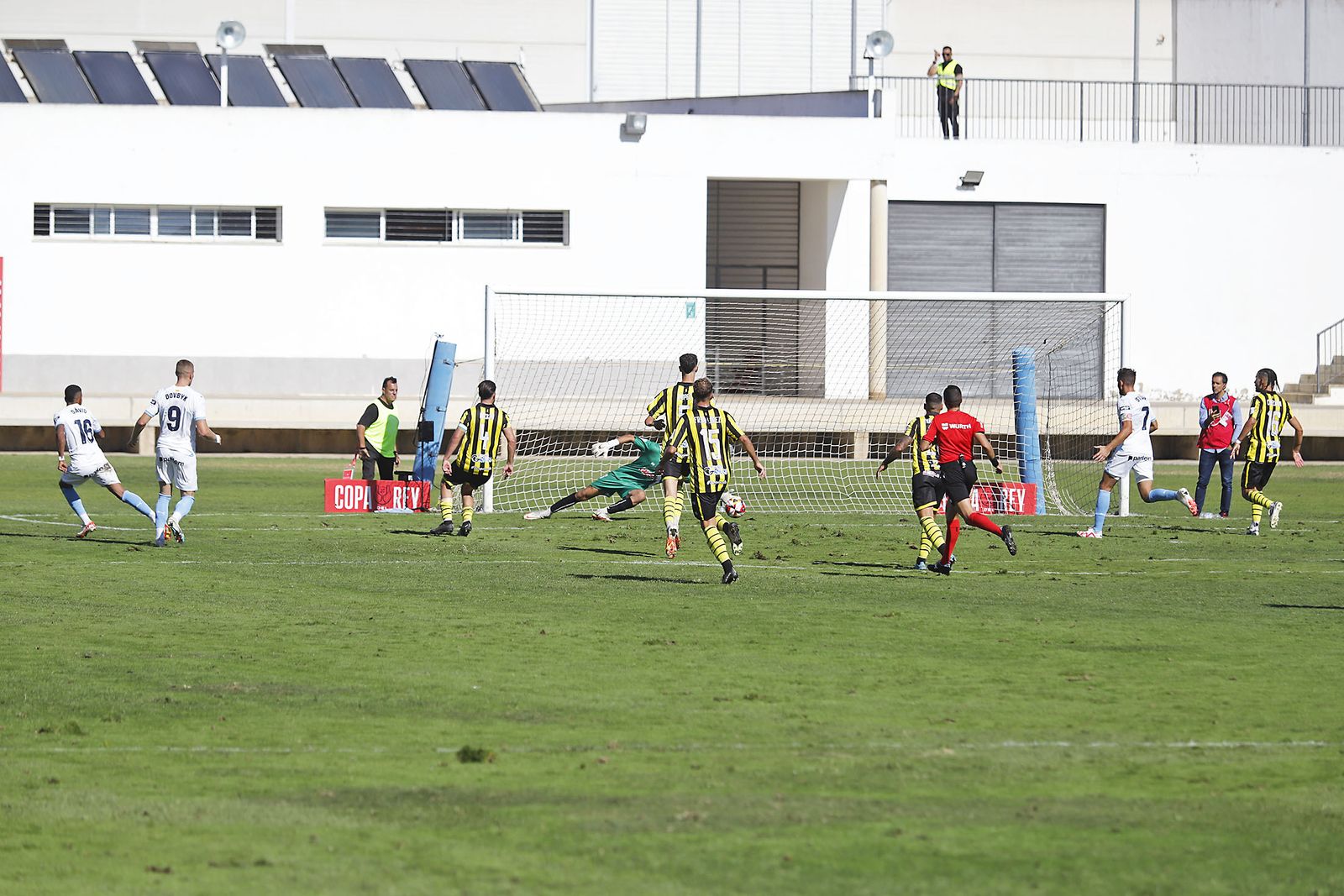 Imágenes del encuentro de Copa del Rey entre el San Roque de Lepe y el Girona