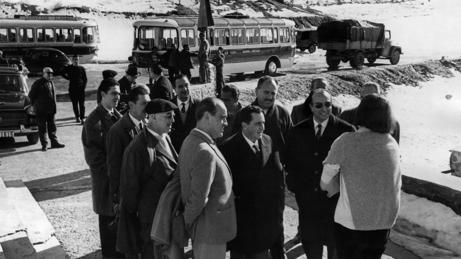 Pío Cabanillas Gallas, subsecretario de Información y Turrismo, visita en Sierra Nevada las nuevas instalaciones del Parador de Turismo