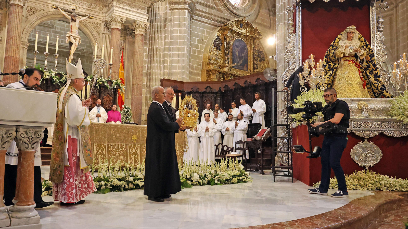 Las imágenes de la coronación de la Virgen de la Estrella en la Catedral.