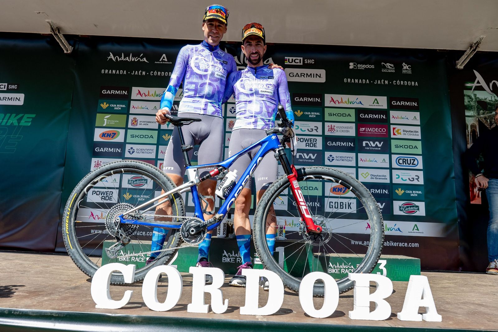 David Valero junto a Marc Stutzmann en el podio.