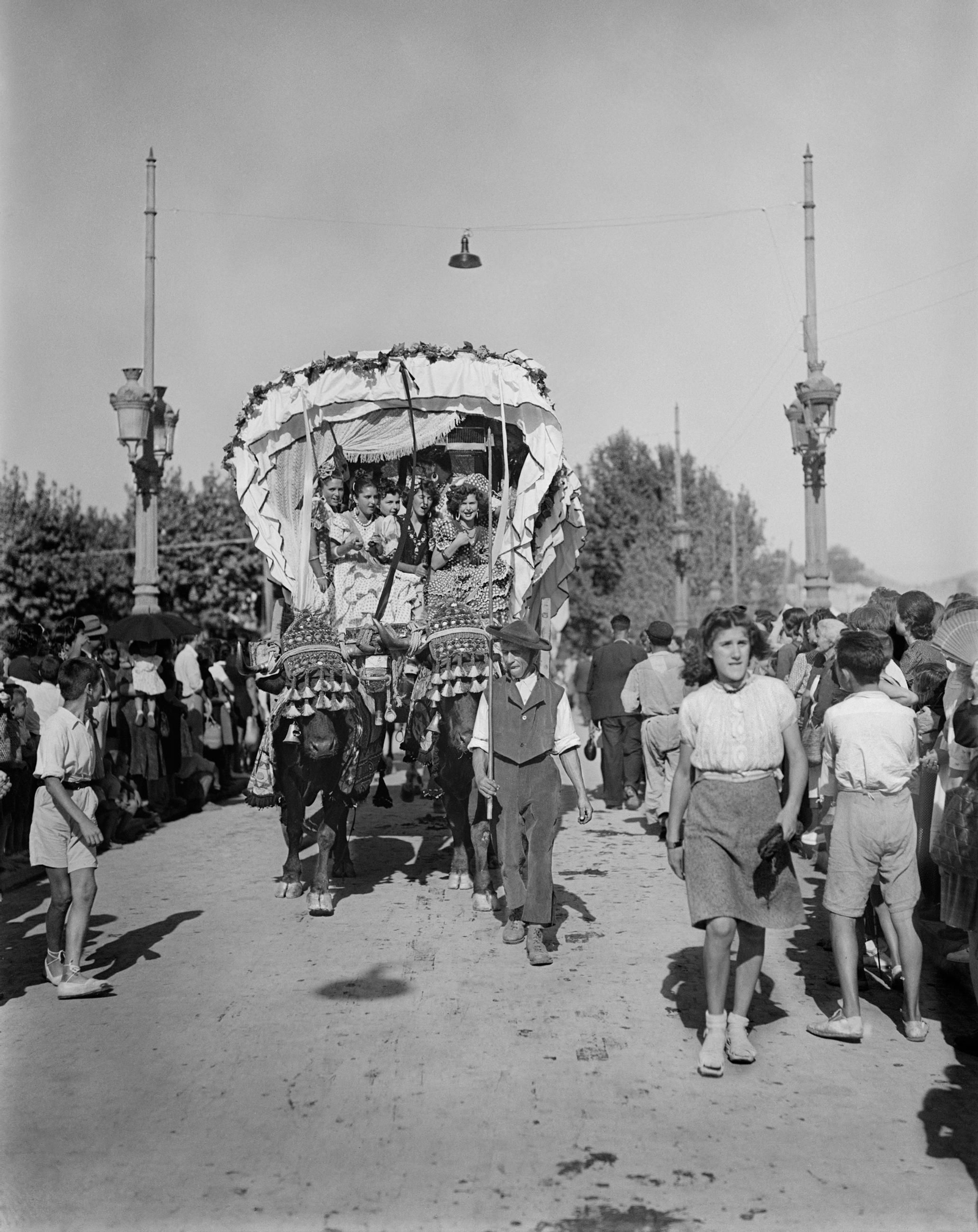 Una carreta peregrinando durante la Feria de Málaga