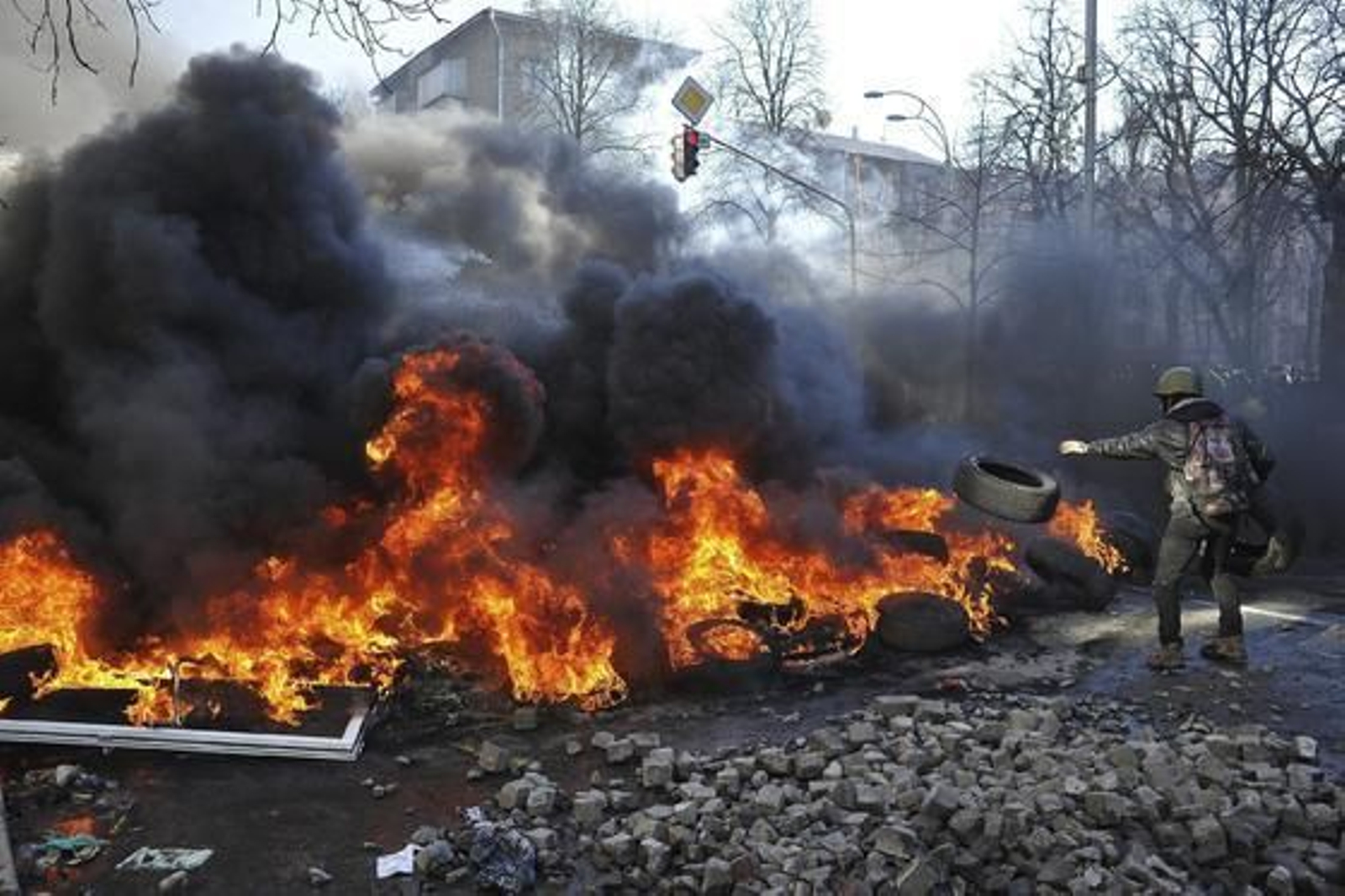 Al menos 25 muertos en los disturbios de Kiev