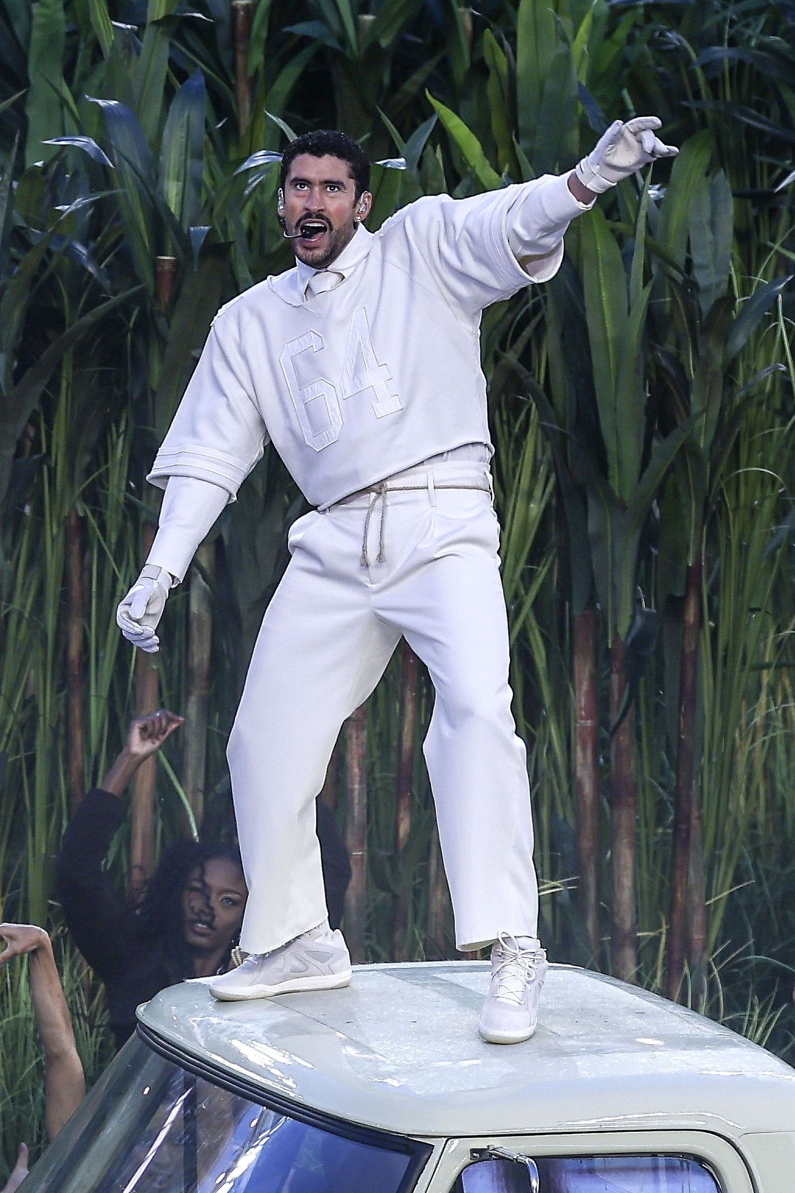 Las mejores fotos de la Super Bowl con la actuación de Bad Bunny