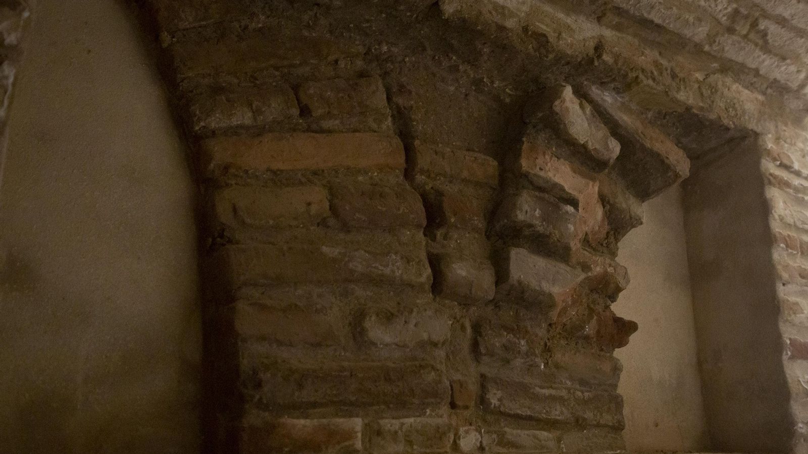 Arcos islámicos en el sótano.