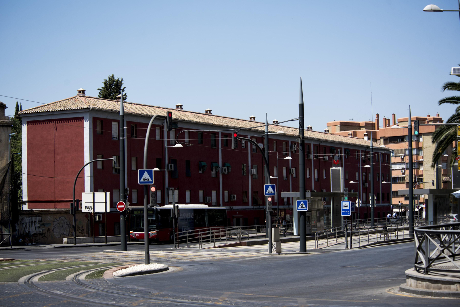 Imágenes de una Granada desierta