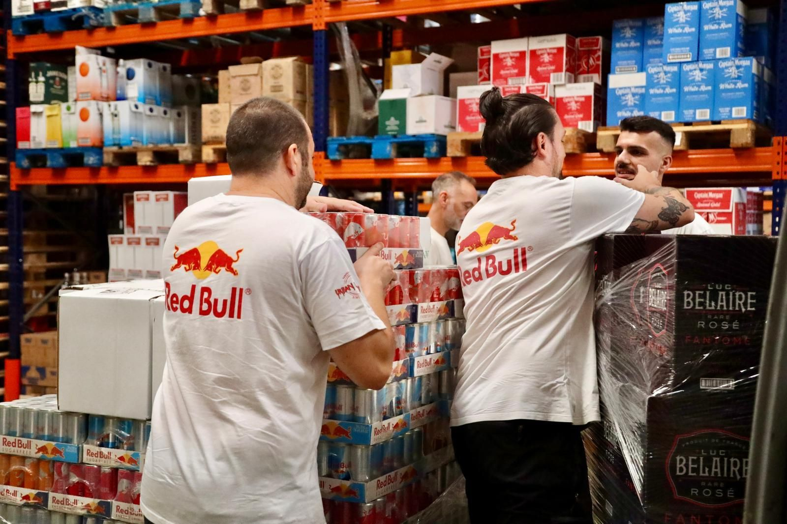 Los últimos preparativos para la Feria de Málaga, en imágenes.