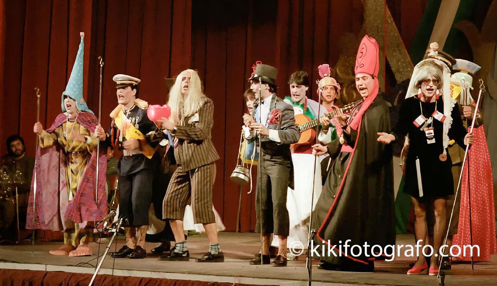 Y tonto de capirote si por abril te gusta el incienso