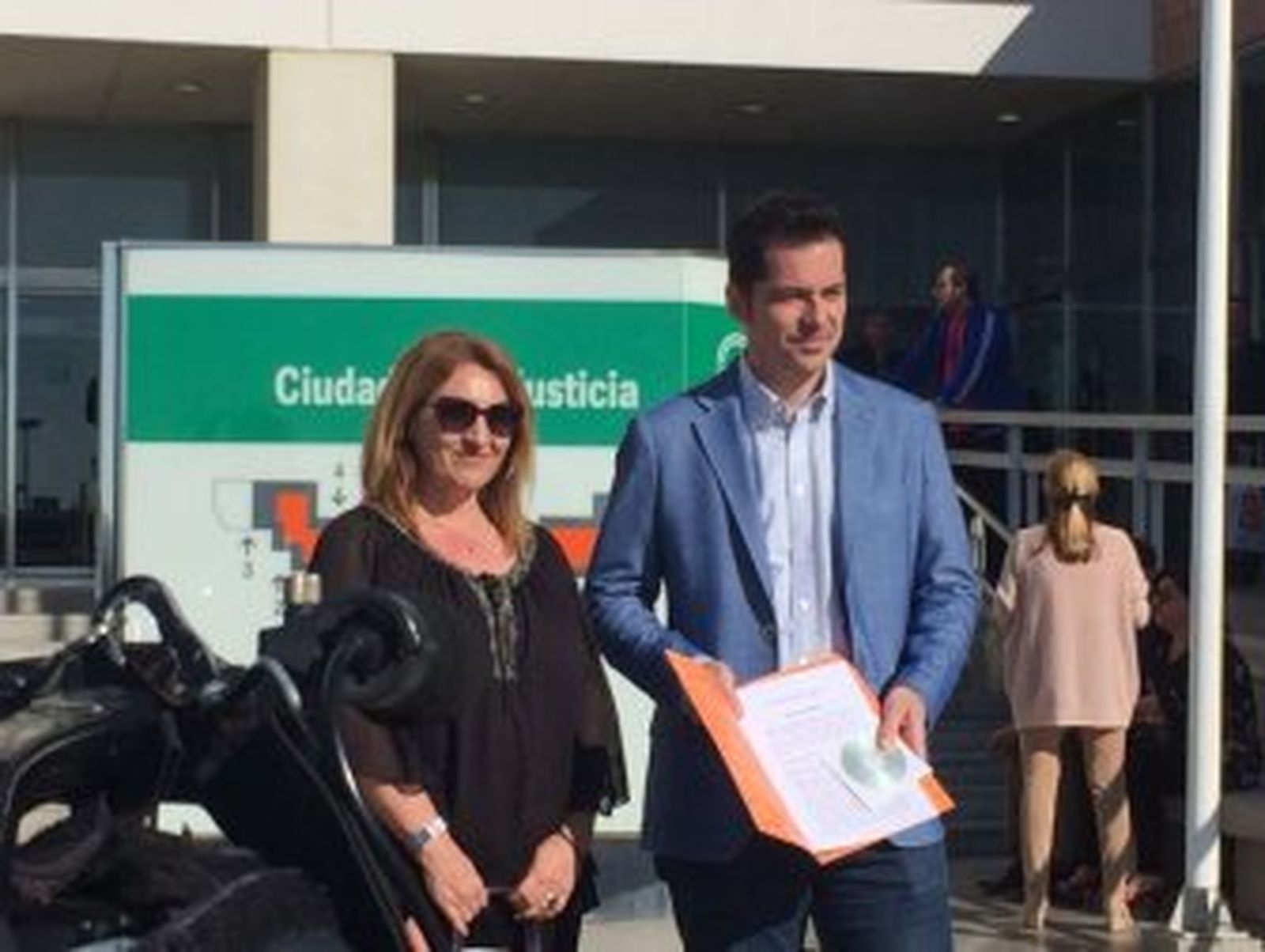 Ciudadanos presenta en la Fiscalía los supuestos enchufes de Limasa