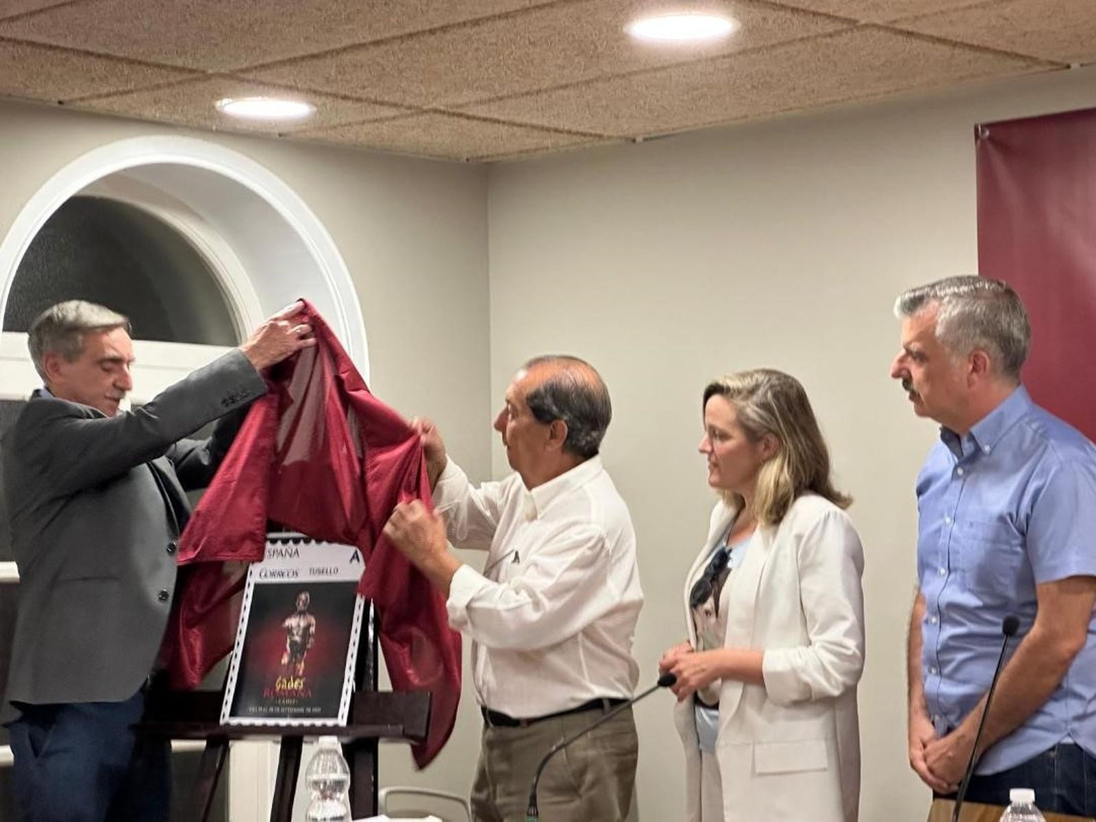 Juan Antonio Casas, José Ignacio Fernández-Pujol, Maite González García-Negrotto y Víctor de la Cruz, durante la presentación de Tusello Gades Romana.