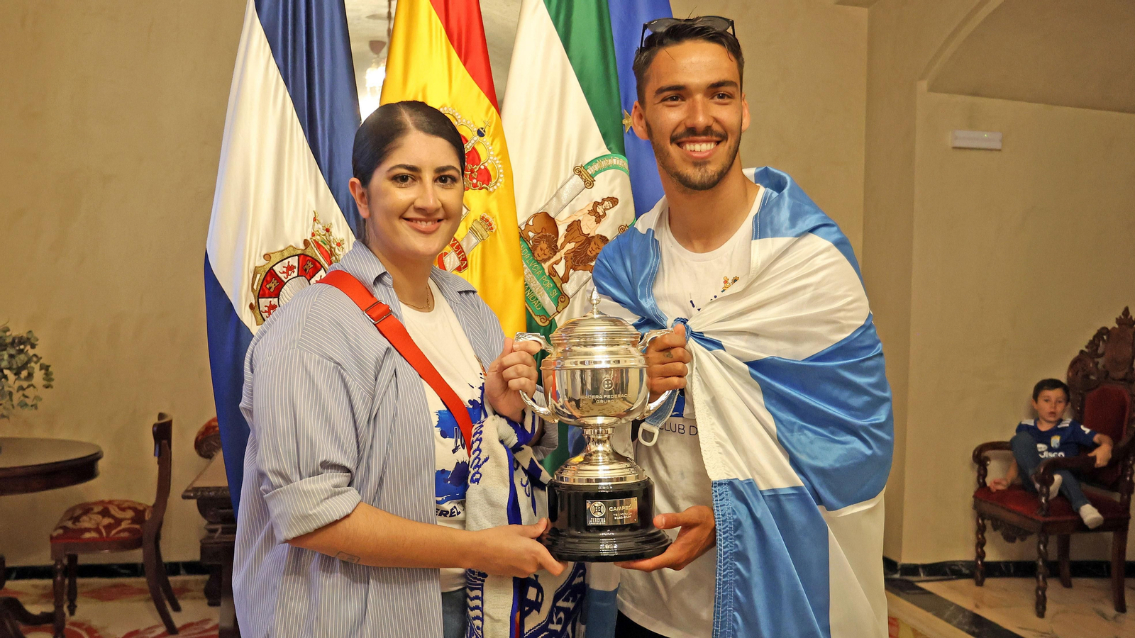Baño de masas del Xerez CD en Jerez por su ascenso