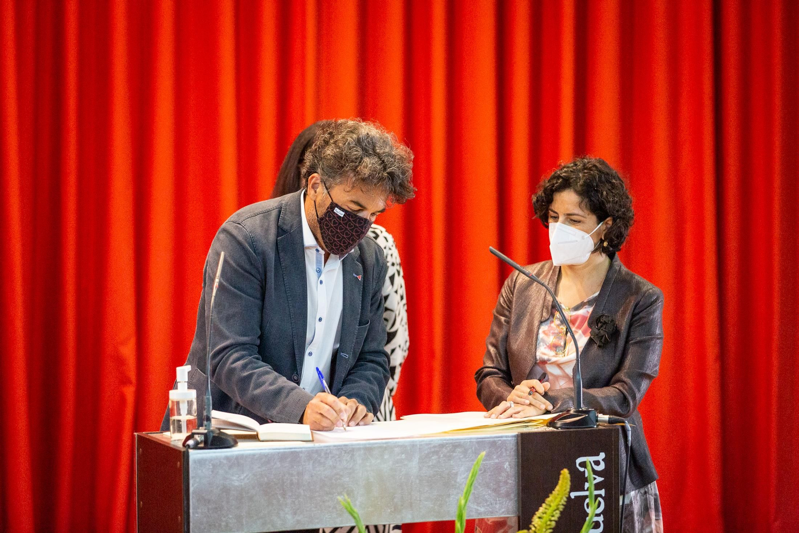 Imágenes de la toma de posesión del equipo de gobierno de la UHU