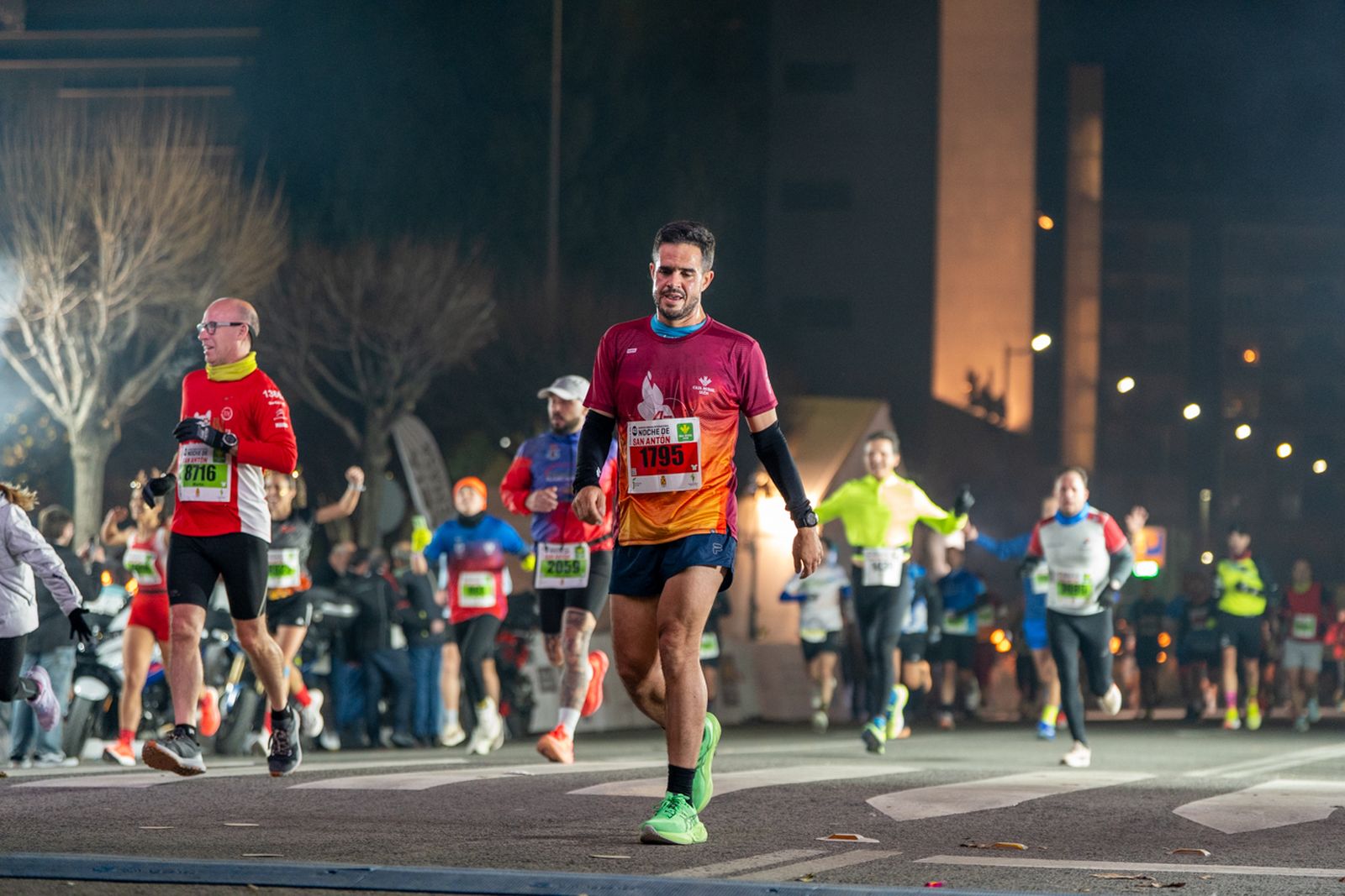 En imágenes: búscate en tu llegada a meta de la Carrera de San Antón 2026 (7)